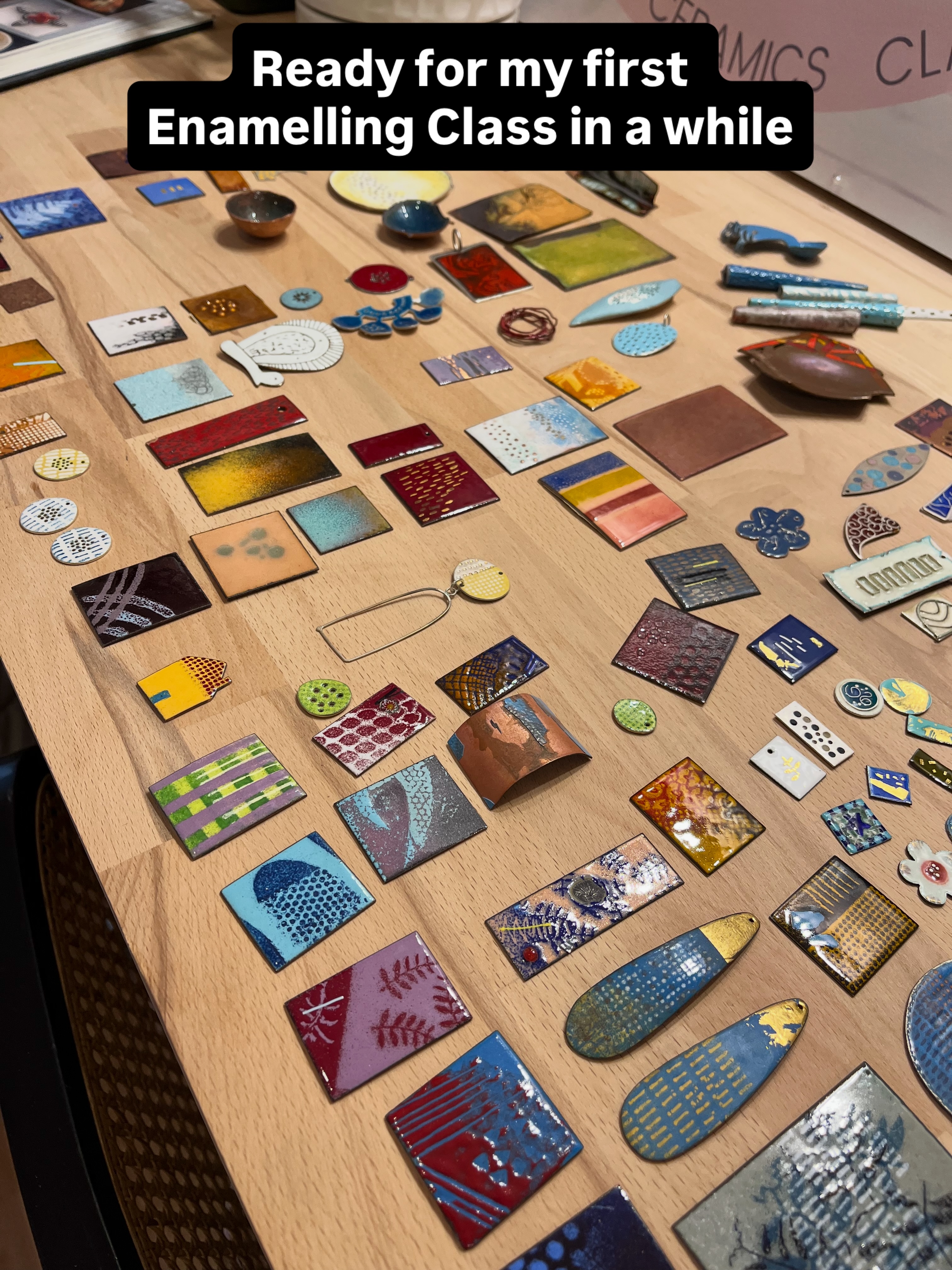 All set up and ready for my first Enamelling Class here at @eastnookstudio in St.Andrews ๐
#standrews #enamellingcourse #learnenamelling #enameljewellery