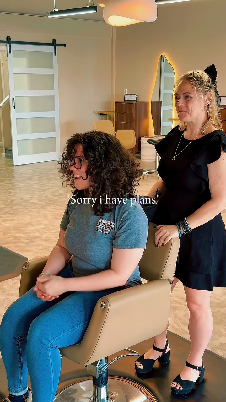 POV: You said you were busy…
Busy getting your hair right. 💁♀️✂️
Haircut by Erica ✨