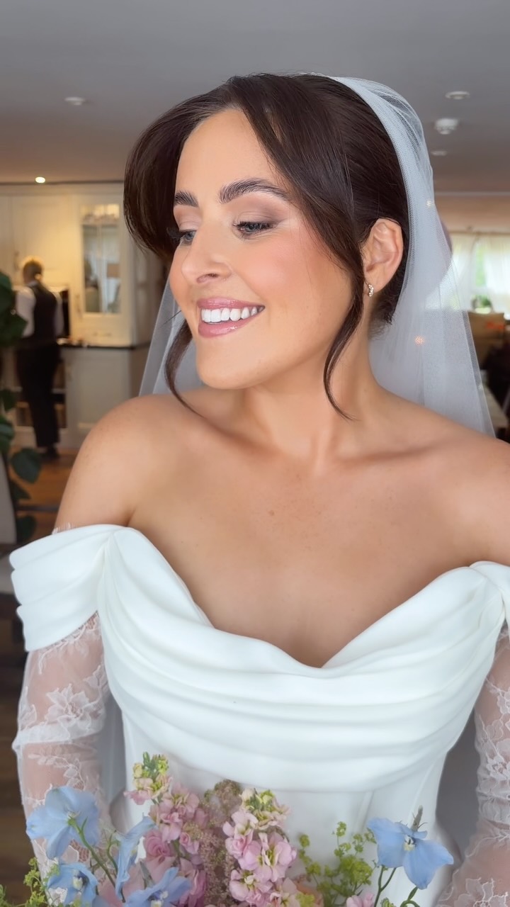 ✨ C L A R E ✨
The most gorgeous morning surrounded by family, friends and so many laughs. The weather couldn’t have been better, and the whole bridal party were great craic from start to finish.
For Clare we kept it soft, polished and radiant. Glowing skin, soft definition and just enough glam to make her feel like the best version of herself ✨
Venue: @ballymagarveyvillage
💇🏻♀️Hair: @michelleoh_hairdesign
💄 2nd Artist: @andreamcmakeup
