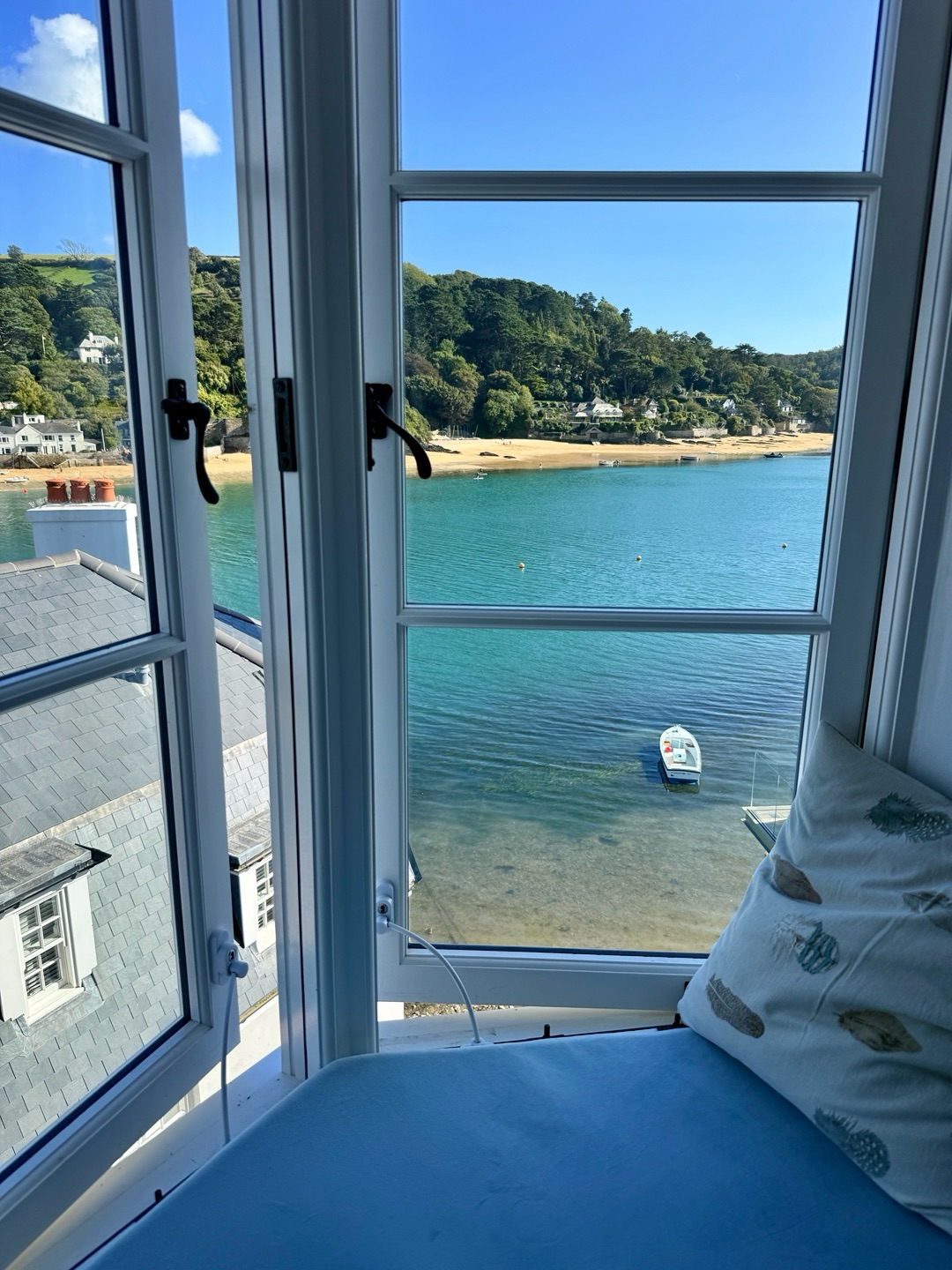 A lovely few days in Salcombe, swimming, eating fabulous fish and seeing some lovely art with my fav.
