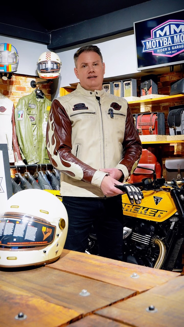 🔥🔥Chaqueta Holyfreedom Inferno🔥🔥⚡️Motyba Motos Rider's Garage & More ⚡️
📍Avenida Vitacura 9033, Vitacura Santiago de Chile 🇨🇱
.
.
.
#motybamotos #triumph #triumphchile #t120 #boneville