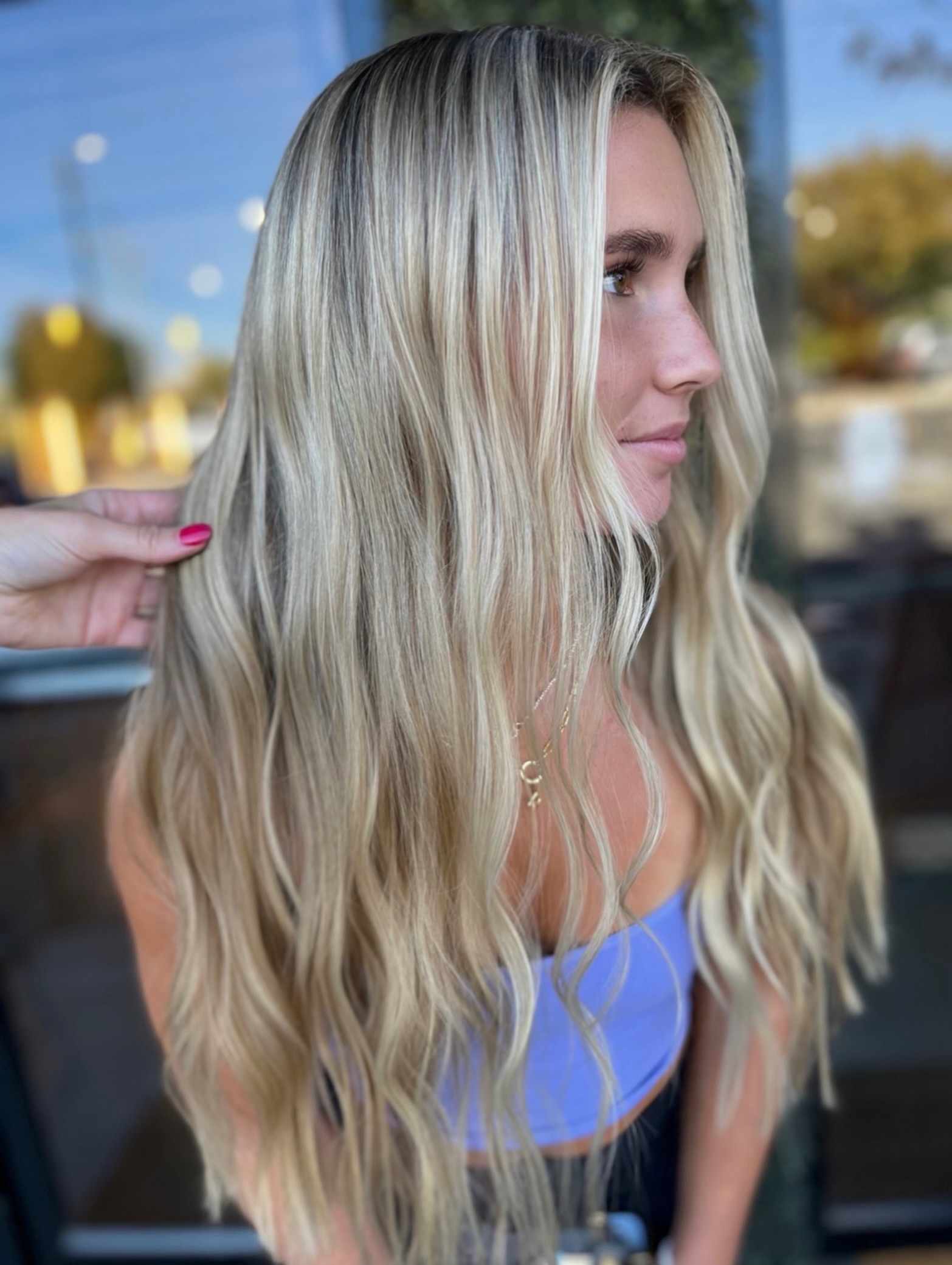 Beach kissed blonde by @hairbylindymichele
Bright, dimensional blonde with healthy shine.
We recommend Kérastase Blond Absolu to help keep blonde bright while protecting against heat and mineral buildup that can leave blonde looking dull or brassy.
Beautiful blonde starts and continues with the best of haircare.