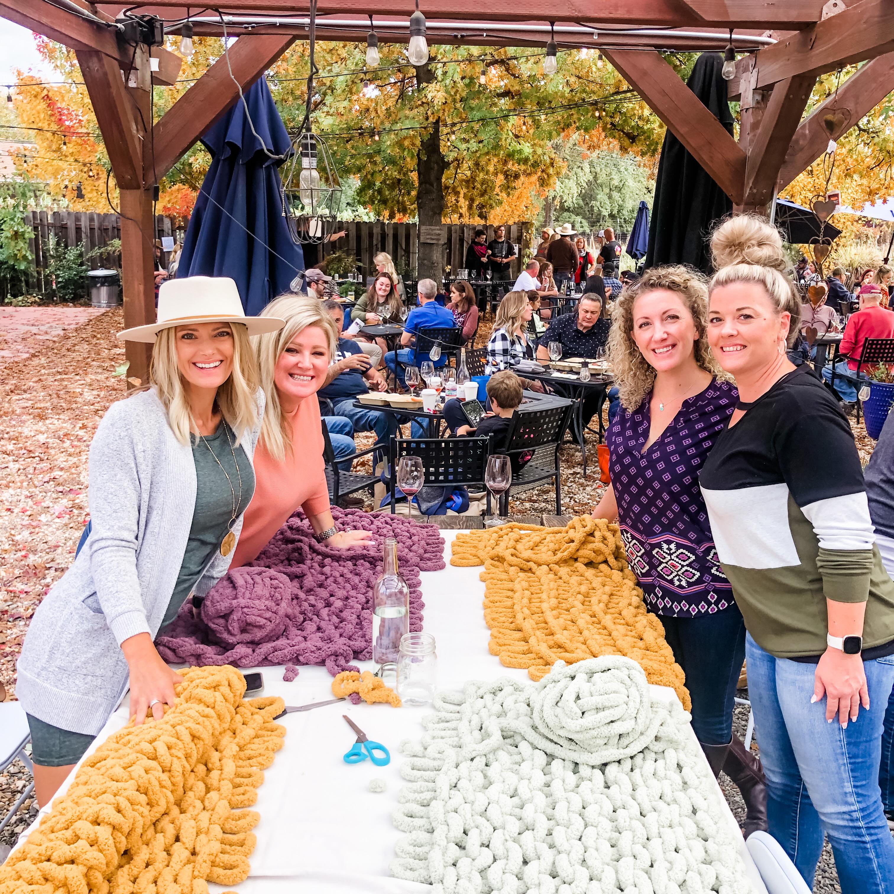 Chunky Blanket Workshop this Saturday at The Flower Farm, we still have a few spots left.
Enjoy a day at the farm, the pumpkin patch opens this weekend! You-pick flowers are also available, check out the gift shop, winery and have lunch at the cafe!
Tickets on our website. Check out our other workshops while you are there!