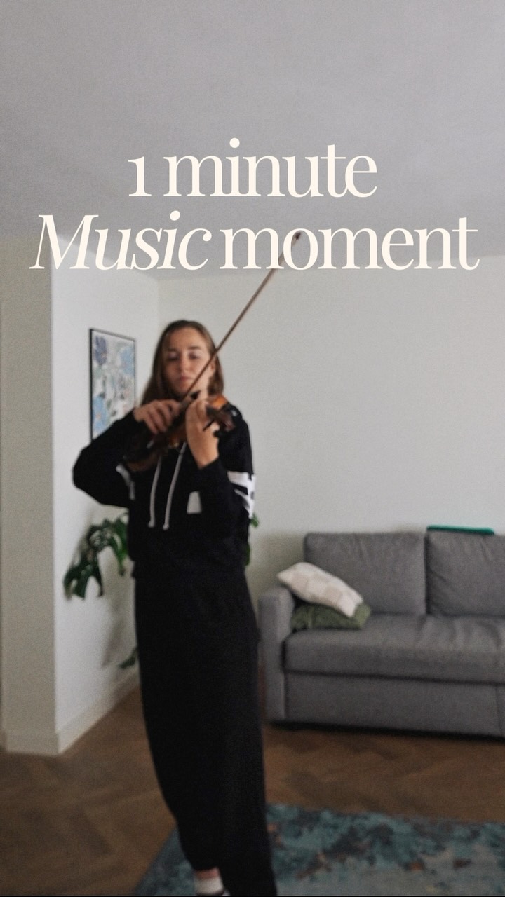 1 minute Music moment ❤️ to celebrate that I have 1000 followers! 🎻 This is the beginning of the first violin sonata by Brahms which I will be performing next week, enjoy! ❤️ #music #violin #musica #music #followers