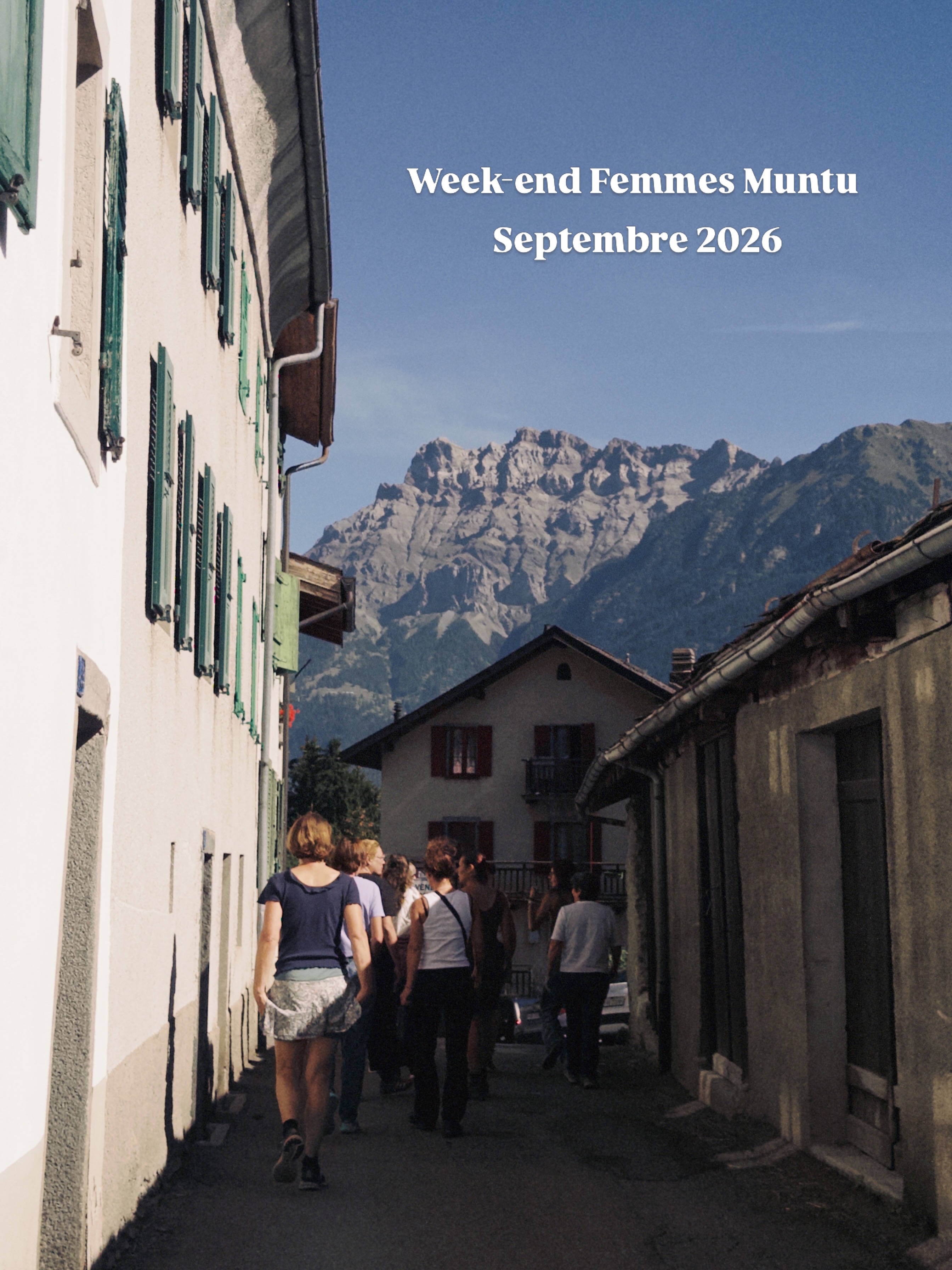 Le week-end femme des Ateliers Muntu - Chapitre 4 ✨
Ce week-end, 12 femmes se sont données rendez-vous avec elles-mêmes. Dans le magnifique cadre de Salvan, elles ont pris le temps de se mettre au sommet de leur to-do liste et de s’offrir ce après quoi elles passent leur journée à courir: le temps.
Le temps de se reposer, de se laisser chouchouter, de se reconnecter à leurs corps, de relire leurs expériences, de découvrir leur mission et ce qui les habite. Le temps de rire, de chanter, de danser. Le temps de Vivre.
Merci à toutes nos participantes pour leur confiance et le cadeau de leur vulnérabilité. En prenant soin, le temps d’un week-end, du petit lopin de terre qui leur a été confié, elles ont autorisé les autres à en faire de même. Bonne route 💐
Intéressée à écrire la suite de l’histoire à nos côtés? Rendez-vous en septembre 2027.