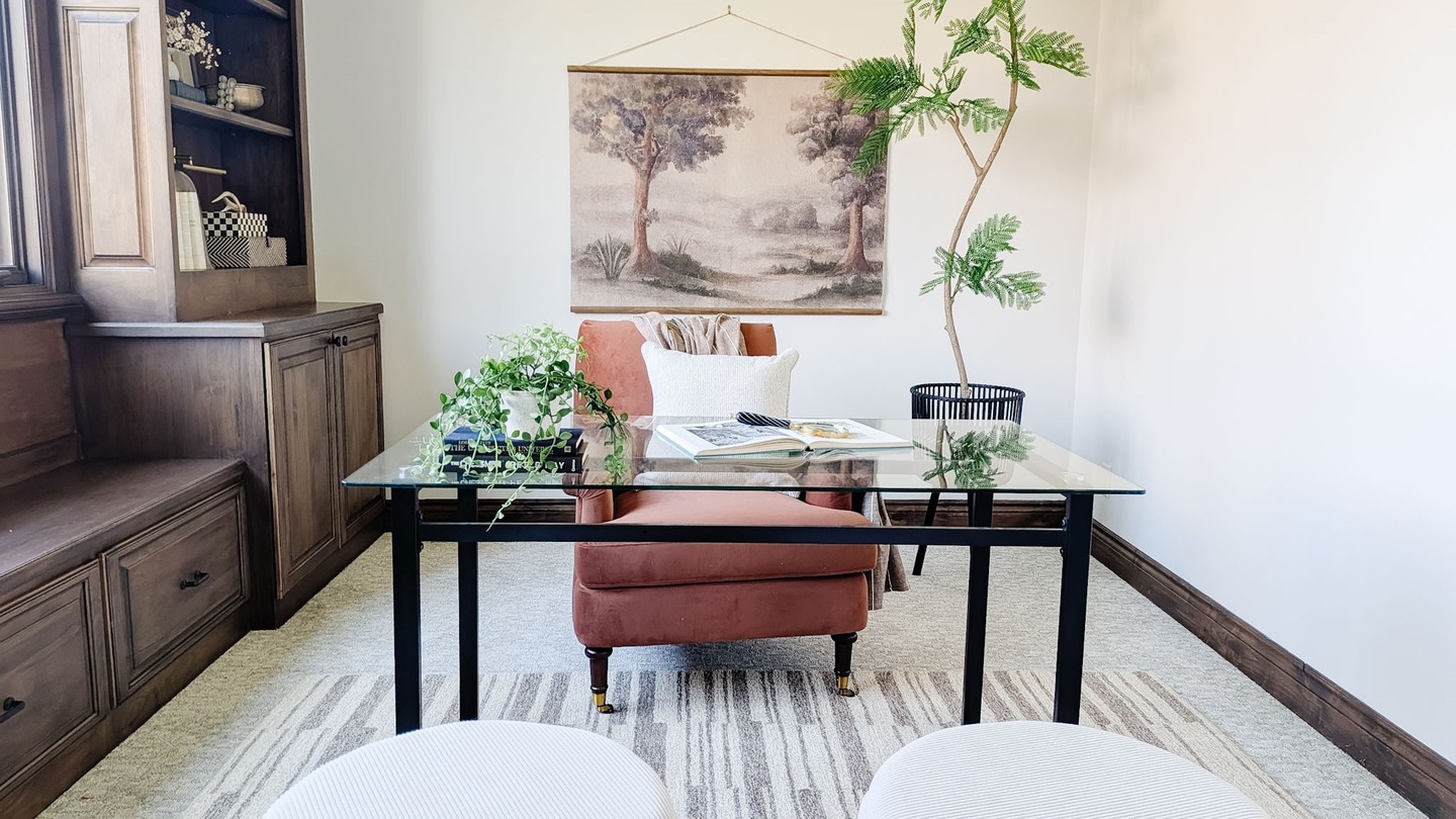 ✨ Staged to Impress ✨
Even an office deserves a great first impression! Thoughtful staging helps buyers see how every space in a home can work for them.
Thinking about selling? DM us for a quote today! 🤍
#LoveLeeHomes #HomeStaging #StagedToSell #RealEstateMarketing #WichitaRealEstate