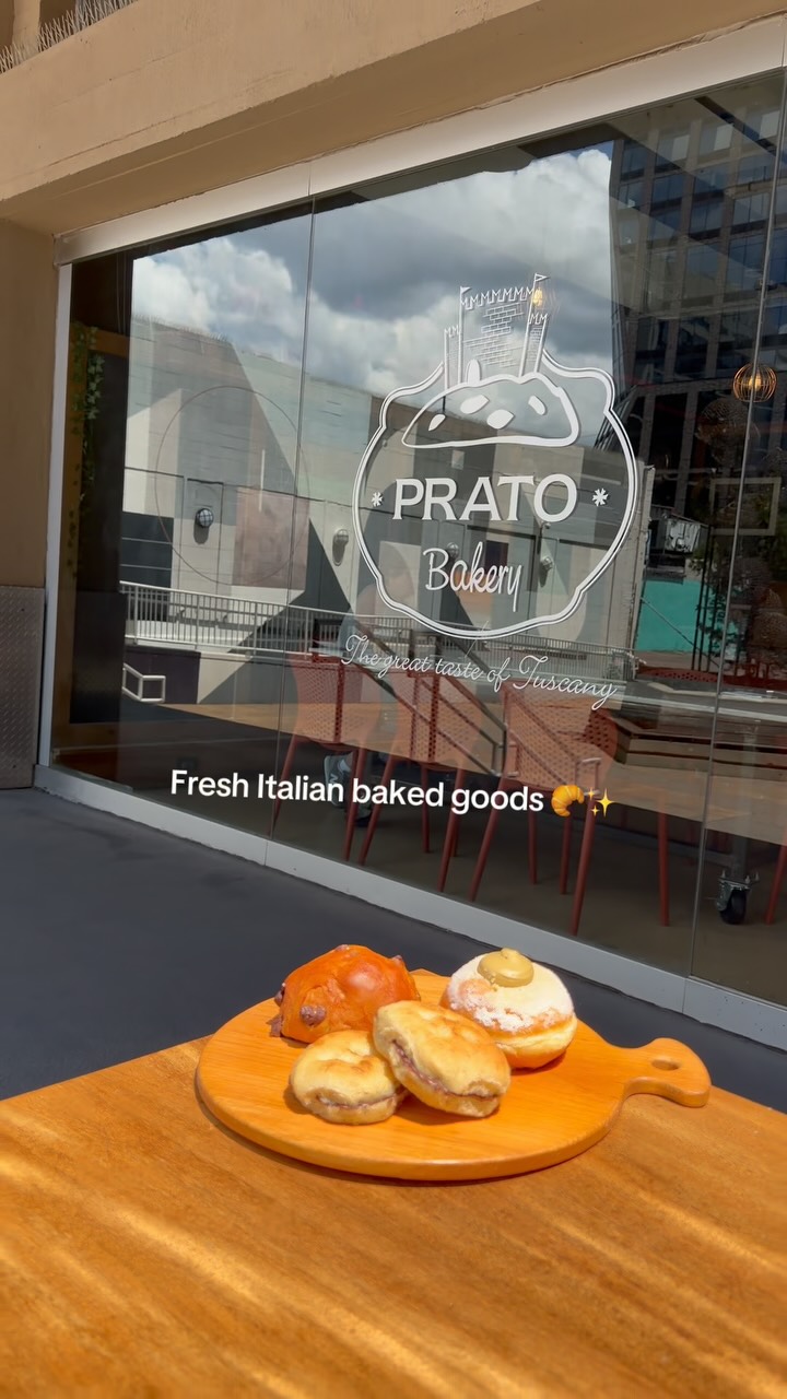 @pratobakery in Jersey City, there’s always something fresh coming out of the kitchen. From handmade breads and Italian pastries to loaded sandwiches come hungry. 🤌🏼
#pratobakery #jerseycity #authenticitalianfood #pratobakeryjc