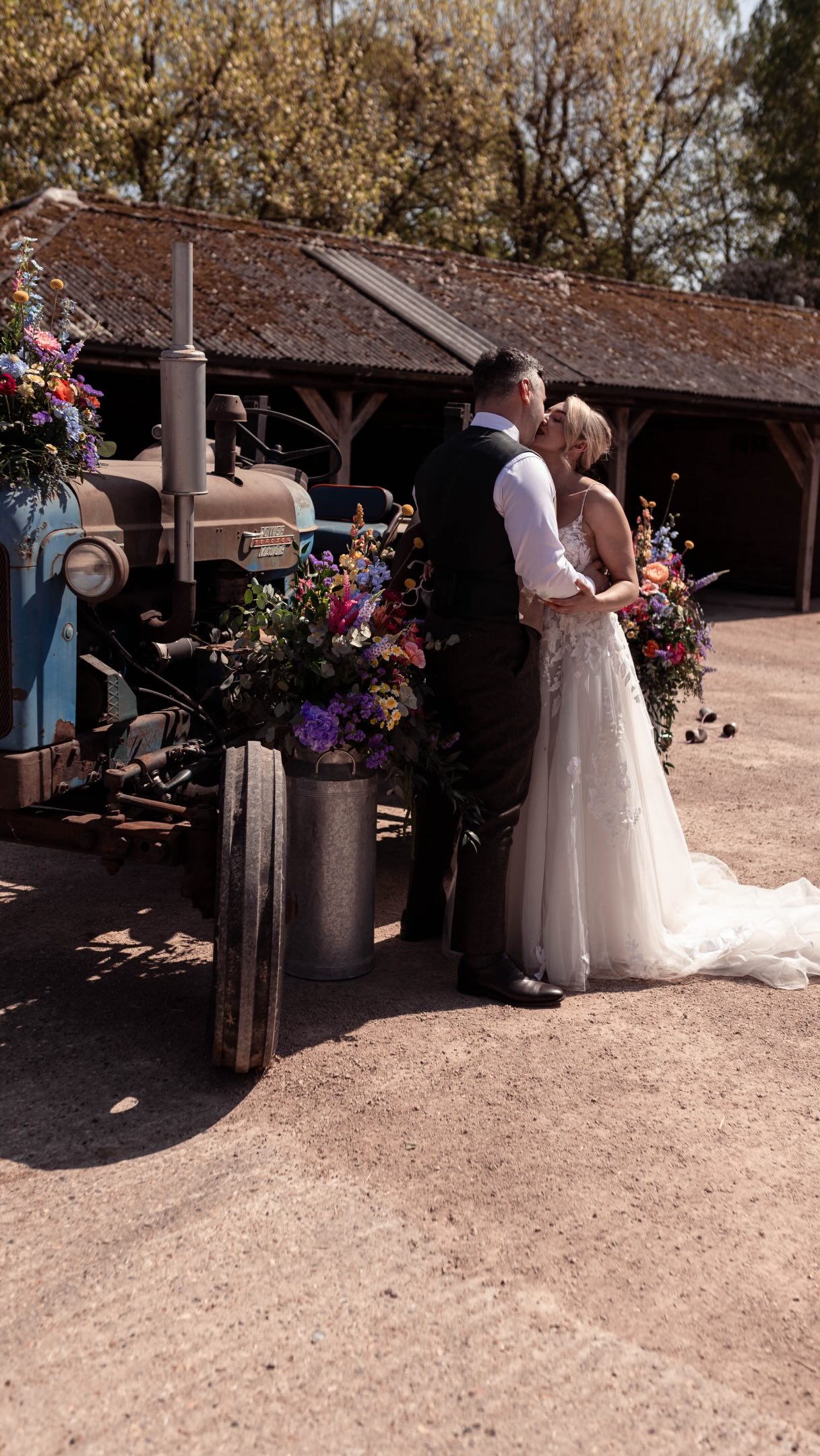 If you needed a sign
This is it ✌🏻
You know what to do …..
Drop your date over to me and I’ll check my availability
#hertfordshireweddingphotographer #roseraephotography #londonweddingphotographer #nontraditionalweddingphotographer
Front cover
Venue @maydencroftmanorweddings
Photography @roserae_photography
Mua @catbowemakeup
Hair @hairbycristina.x
Florist @bloom_in_gorgeous
Stationery @calistaandbelle
Celebrant @thehertscelebrant
Cake @atyourwishcakes
China hire @elegancechinahire
Styling @dress_it_yourself_
Dj @so_discos
Photobooth @waterfallphotobooth
Bar @banquetinnbars
Confetti @justhitchedconfetti
Dress designer @dandolondon
Dress boutique @oliversbridalformalwear
Models Stacy and Nick @stacey.wilkinson_x