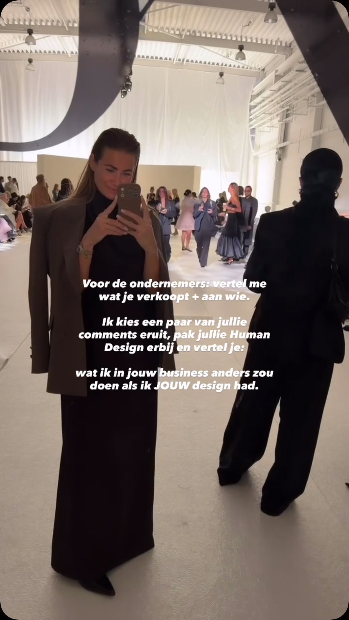 Oké ondernemers, kom maar door 👀
Vertel me hieronder:
wat verkoop je EN aan wie?
Ik kies een paar ondernemers uit de comments, pak jullie Human Design erbij en vertel je wat ik anders zou doen als dit mijn business was, met jouw design.
En denk je nu:
Clen, vertel me dan ook meteen waar mijn grootste doorbraak voor de komende 90 dagen zit…
Dan heb ik wat voor je 🔥
Tijdens de Human Design After Summer Party open ik 5 plekken voor een gepersonaliseerde live business audit.
Je komt met één businessvraagstuk dat je de komende 90 dagen wilt oplossen of doorbreken.
En ik zie binnen een paar minuten waar het echte knelpunt zit en welke shift voor jóuw business de meest juicy doorbraak oplevert.
Geen brainstorm.
Geen lijst met 27 dingen die je “ook nog even” moet fixen.
Het echte knelpunt.
De juiste shift.
De meest juicy doorbraak voor de komende 90 dagen.
Er zijn maar 5 plekken en dit aanbod komt alleen tijdens de Human Design After Summer Party beschikbaar.
Comment “SUMMER” en ik stuur je gratis toegang 🔥