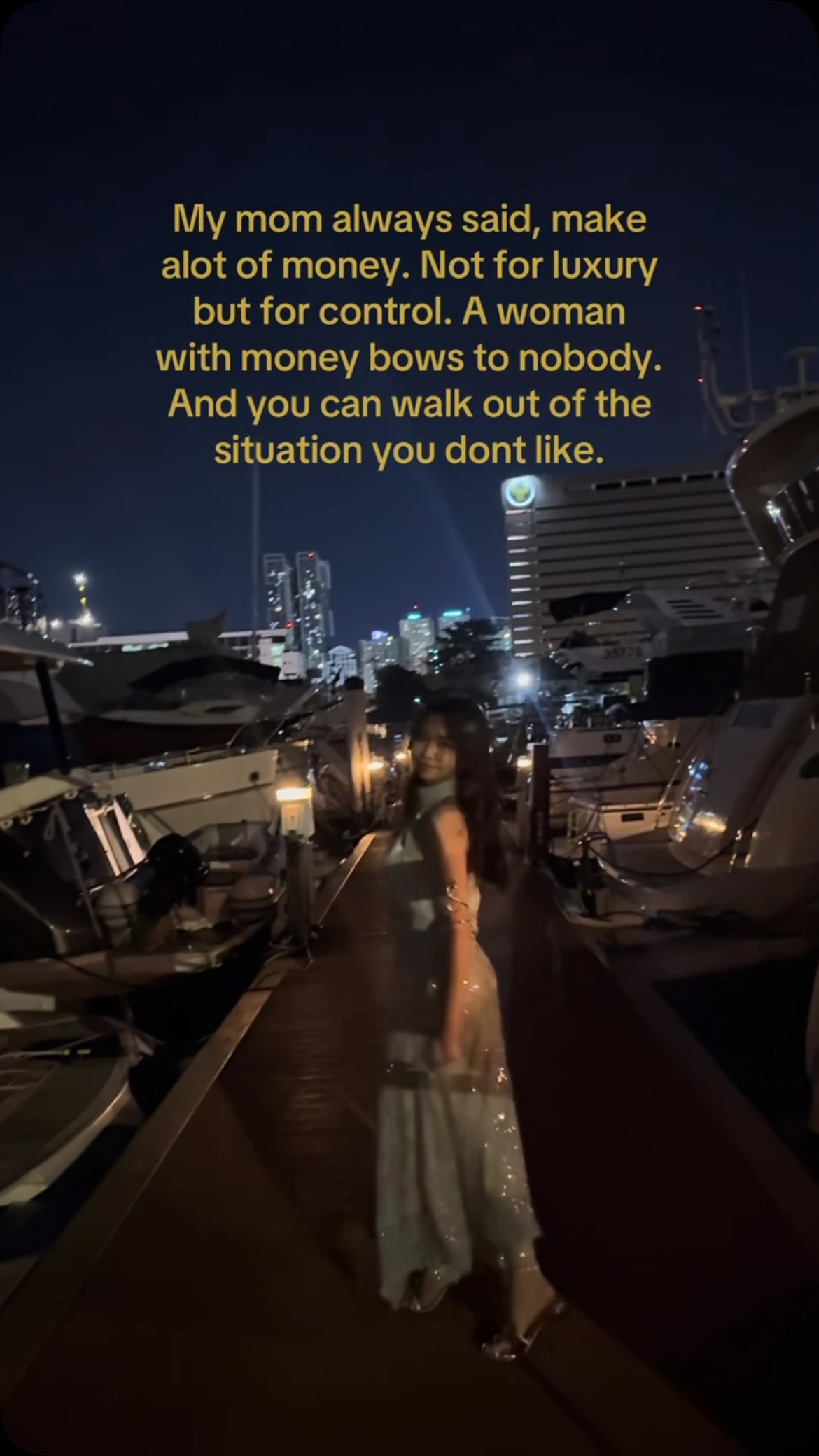 Not for the bags. Not for the cars. For the freedom. 🤍
A woman with her own money bows to nobody.
Build it. Stack it. Protect it.
🔗 link in bio - follow @joinmomera
#MomEra #motherhood