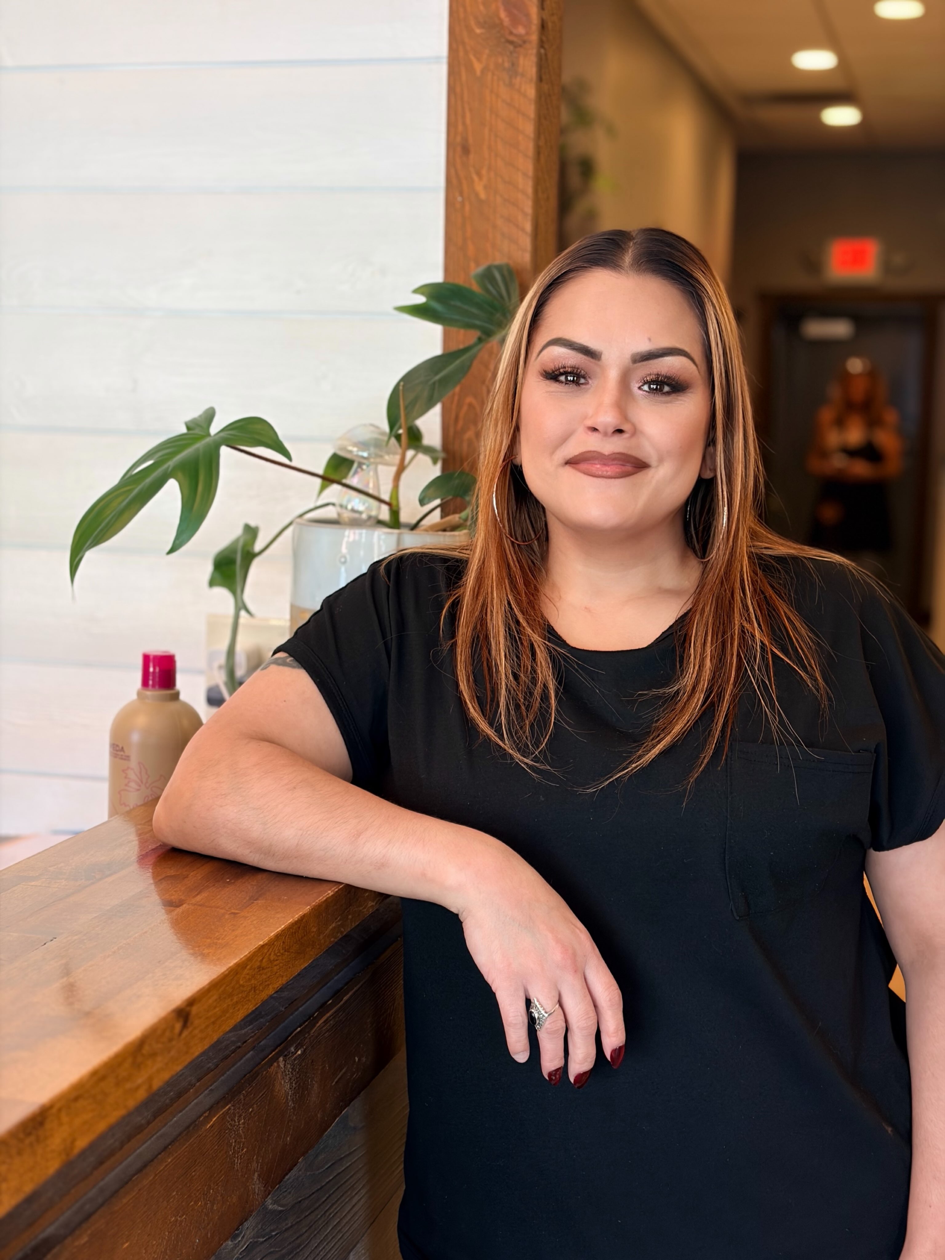 🍂 Fall is officially here, and you know what that means... time for a fresh look.
🪄Our incredible stylist, Christina, is here to work her magic! Our clients are absolutely obsessed with her talent! They’re saying things like,
“Another amazing haircut! The shampoo was pure bliss , and Christina is so wonderfully collaborative – she truly understands my style!”
📲 Secure your autumn glow-up with Christina today!