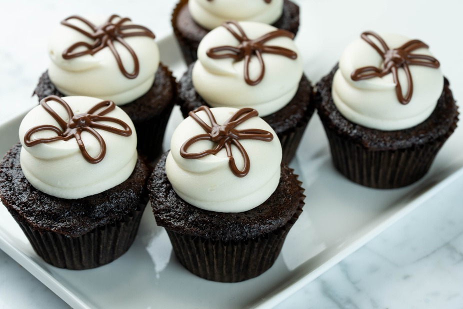 Craving something sweet? π« Say hello to our Milk Chocolate Hazelnut ! Freshly baked in-house at Sugar Rays Bake Shop, your local bakery in Plano. Come taste the love β€οΈ #SugarRays #SweetTooth #PlanoBakery #HazelnutHeaven