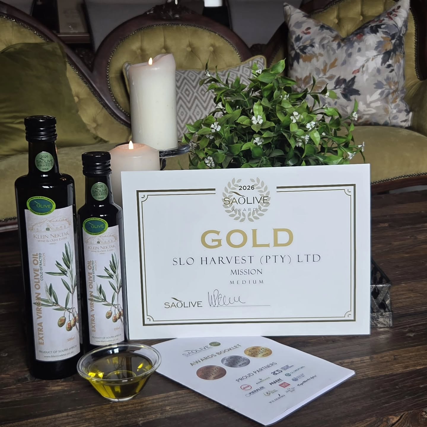 🥇 GOLD 🥇 We are absolutely thrilled to share that Klein Nektar Mission Extra Virgin Olive Oil has been awarded GOLD at the SA Olive Awards 2026! 🫒✨
From our little olive grove in the Klein Karoo, to the SA Olive Awards stage — what a journey!
Our 2026 harvest was hand-picked over three days and pressed on the very same day, resulting in just 820 litres of this beautiful, small-batch Mission EVOO.
Every olive, every drop and every bottle carries a little piece of Klein Nektar. ❤️
To receive GOLD from the SA Olive Awards is an incredible honour — and one we are immensely proud of.
Klein Nektar Mission EVOO — officially GOLD! 🥇🫒
#KleinNektar #SAOliveAwards #GoldAward #ExtraVirginOliveOil #MissionOliveOil
@saoliveindustry