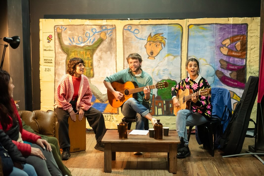 🧣Así vivimos el cierre de Cálido Invierno.
A fines de julio, culminamos este ciclo después de varias tardes de encuentro, intercambio y disfrute.
Para despedirlo, compartimos una tarde a puro ritmo junto a Son del Plata, un trío de rumbas y sones que nos acompañó con música y mucho calor, incluso en pleno invierno. 💃🏻
Gracias a todas las personas que fueron parte de este ciclo y se sumaron a cada encuentro. ♥️
📸 @altamirano.estudio