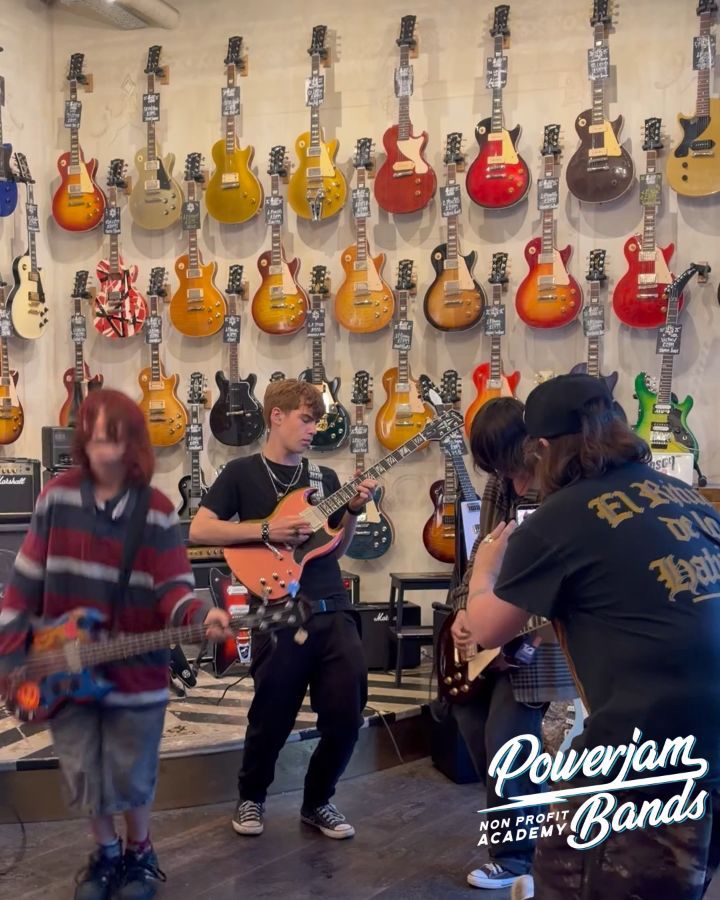 Rocking out after hours! 🤟 Our good friends at the iconic Soho guitar shop Sixty Sixty Sounds giving our non-profit academy some special after hours access to play their awesome guitars and film with one of our bands, 'Bunch Of Noise'!!🎸🔥
#sixtysixtysounds #electricguitars #arcticmonkeys #nonprofitacademy #sohouk