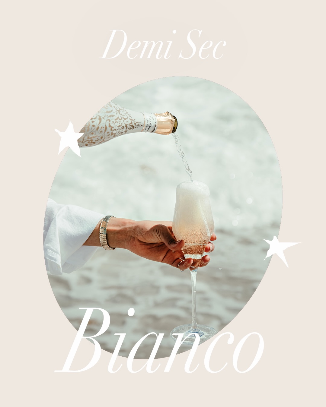 Soft, sweet and made to sparkle.
Demi Sec Bianco by Vie de Rêve. ✨