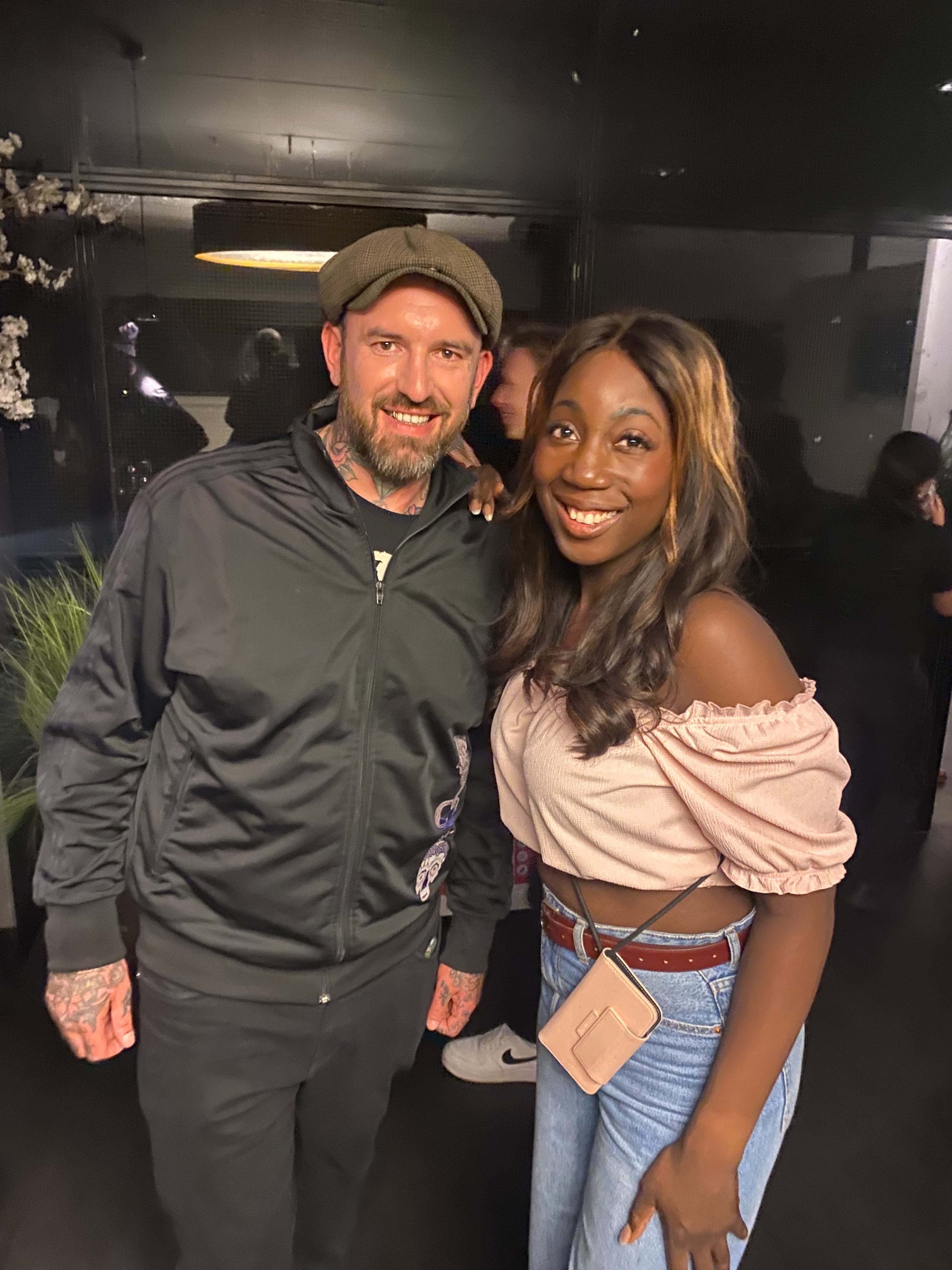 Lieve Ben, We zaten allebei in het allereerste seizoen van The Voice of Holland en hebben dat avontuur van het begin tot helemaal het einde meegemaakt: de finale.🙌🏿
Maar eigenlijk leerde ik je pas later wat beter kennen tijdens Avastars. We hebben daar mooie gesprekken gehad backstage.
Over het lied You are the Reason zei je dat je dat altijd nog een keer samen met mij wilde zingen. Helaas is het daar nooit van gekomen.
Hopelijk zing je daarboven verder met de engelen. 🤍
Rest in peace 🕊️