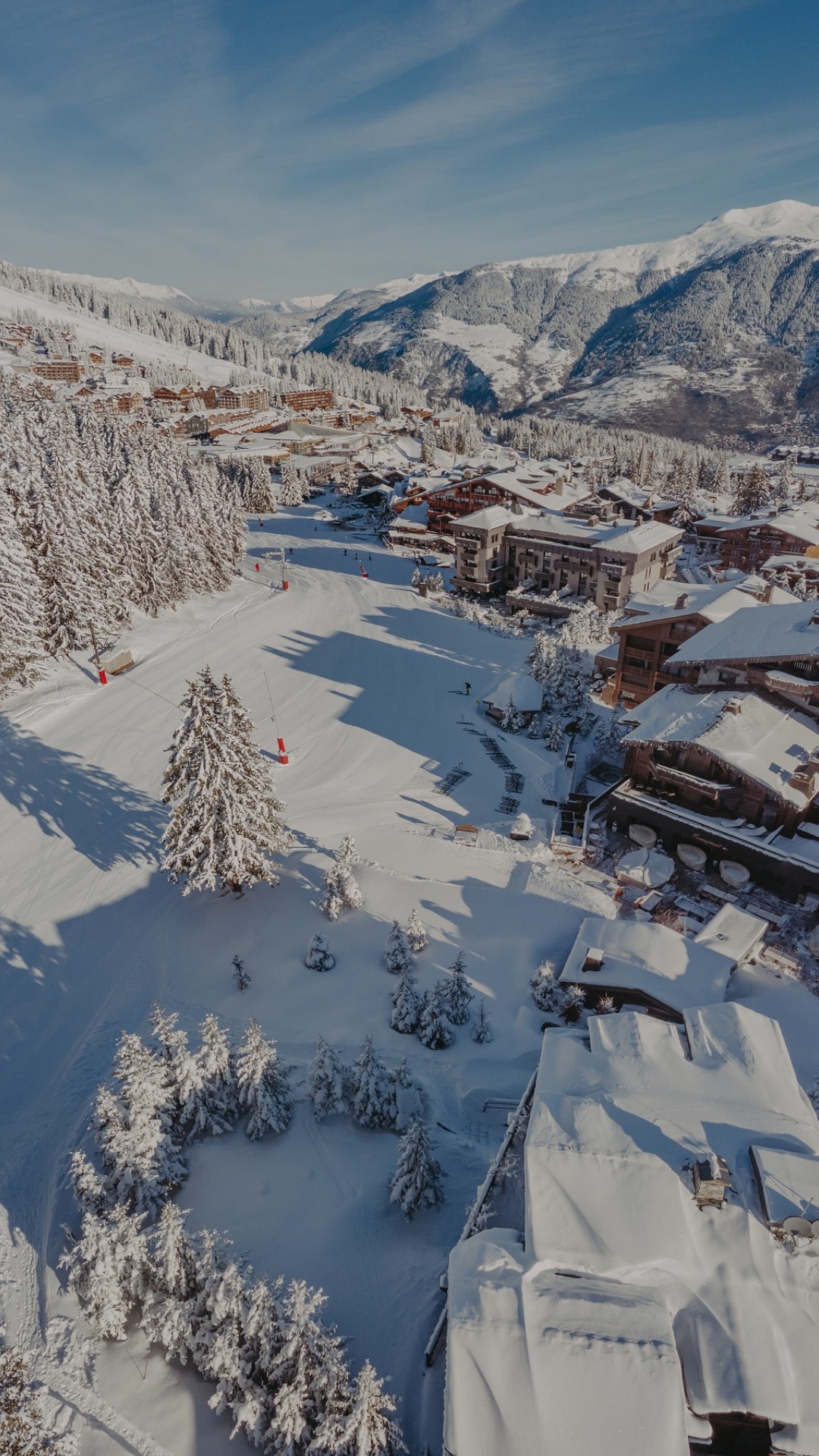 Some winters stay with you long after the snow has gone.
At Fouquet’s Courchevel, days unfold between the slopes, the warmth of the hotel and the quiet beauty of the French Alps.
Your winter in Courchevel, thoughtfully planned by the travel curators at UNIQUELUXURY.TRAVEL.
#FouquetsCourchevel #Courchevel1850 #FrenchAlps #UniqueLuxuryTravel
Video: @fouquets.courchevel