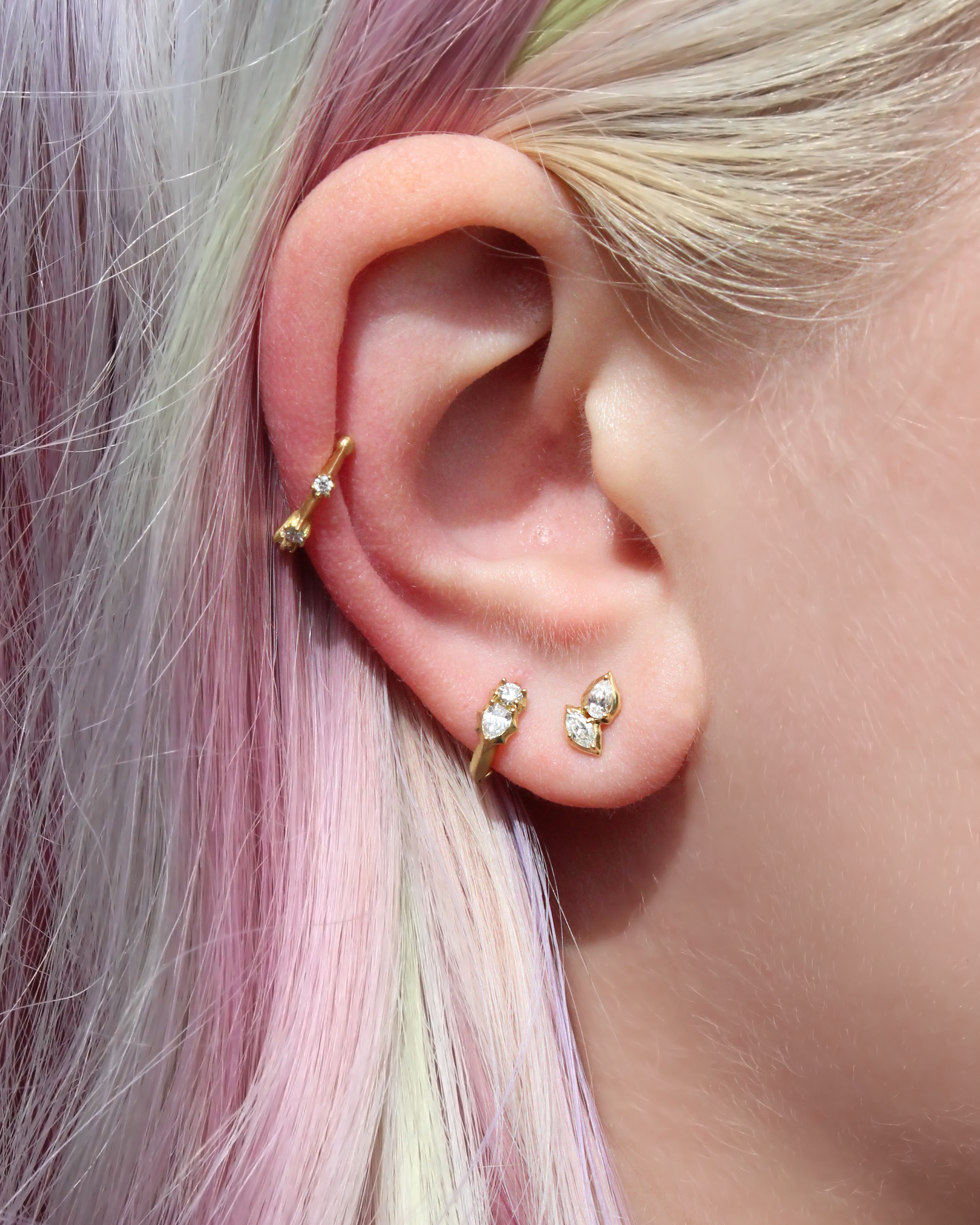 Been thinking about starting (or adding on to) an ear party? Join us this weekend, September 18-19 for our @jadetrau trunk show! Jade’s piercer Janesse will be here offering a free piercing with the purchase of a stud. Who better to get a piercing from than someone known as “the gentle piercer?!? Another ear piercing not what you’re looking for? There will be ear cuffs, rings, chains, pendants, earrings and bracelets—oh my!—come join us and explore all of Jade’s amazing pieces! #diamondsandgold #layeredlooks #madeinnyc #earparty