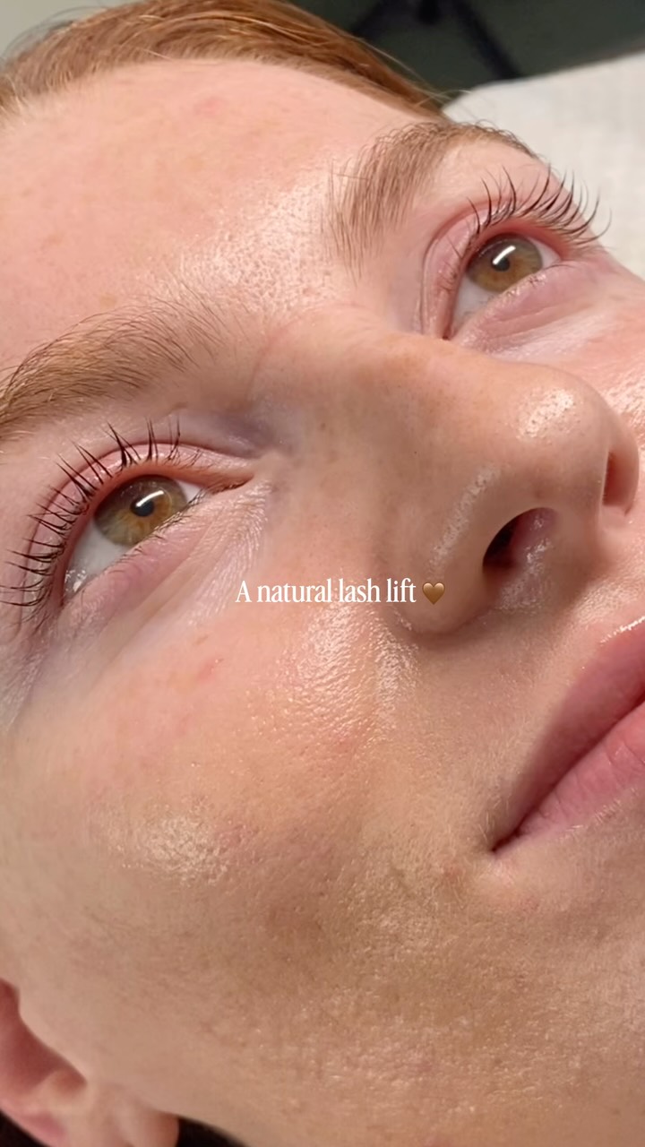 Where are the natural lash girls at!? π
Elegantly lifted & deeply tinted lashes for an all natural and beautiful everyday look.
Ditch the mascara & lash curler, a natural lash lift will last you up to 8 weeks ! π€
This treatment is waterproof which makes it perfect for vacations of any kind. π§βοΈποΈπ
Come see us & get the most gorgeous lash look !!
#lashlift
#naturallashes
#lashtinting
#esthetician
#lashes