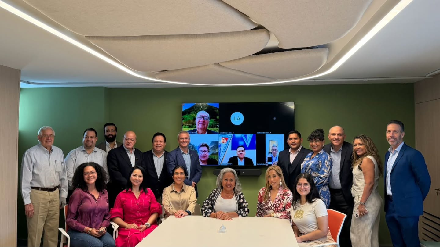 Conversatorio de suma importancia junto a @apedeorg
Agradecemos a la APEDE por la invitación extendida a nuestro presidente de la CCIAPI, Albert Leikin, para ofrecer una charla y participar en un conversatorio sobre Oportunidades y Retos del Tratado de Libre Comercio (TLC) entre Panamá e Israel.
Continuamos promoviendo y subrayando la importancia de comprender el Tratado de Libre Comercio entre Panamá e Israel, dado su impacto en el desarrollo económico y comercial de ambas naciones.
Este encuentro se presenta como una reunión de gran relevancia, en compañía del Presidente de la Comisión de Asuntos Agropecuarios y todos sus miembros.