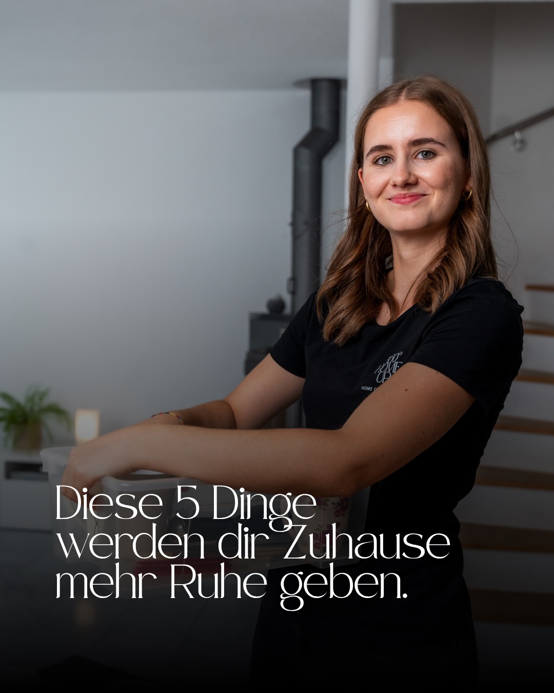 Ein unordentliches Zuhause kann mehr Energie erfordern, als du denkst.
Hier sind 4 Dinge, wie du sofort mehr Ruhe in dein Zuhause bringst.
Welcher Punkt wirst du heute noch umsetzen? 💬
.
.
.
.
.
.
home organizing | decluttering | familienalltag | ordnungssysteme | ordnung schaffen | schweiz | aufräumhilfe | bern | organisieren | kleiderschrank | aufräumen | thehomeedit | tipps für mehr Ordnung
#thun #loslassen #minimalismus #mariekondo #ordnungstipps
