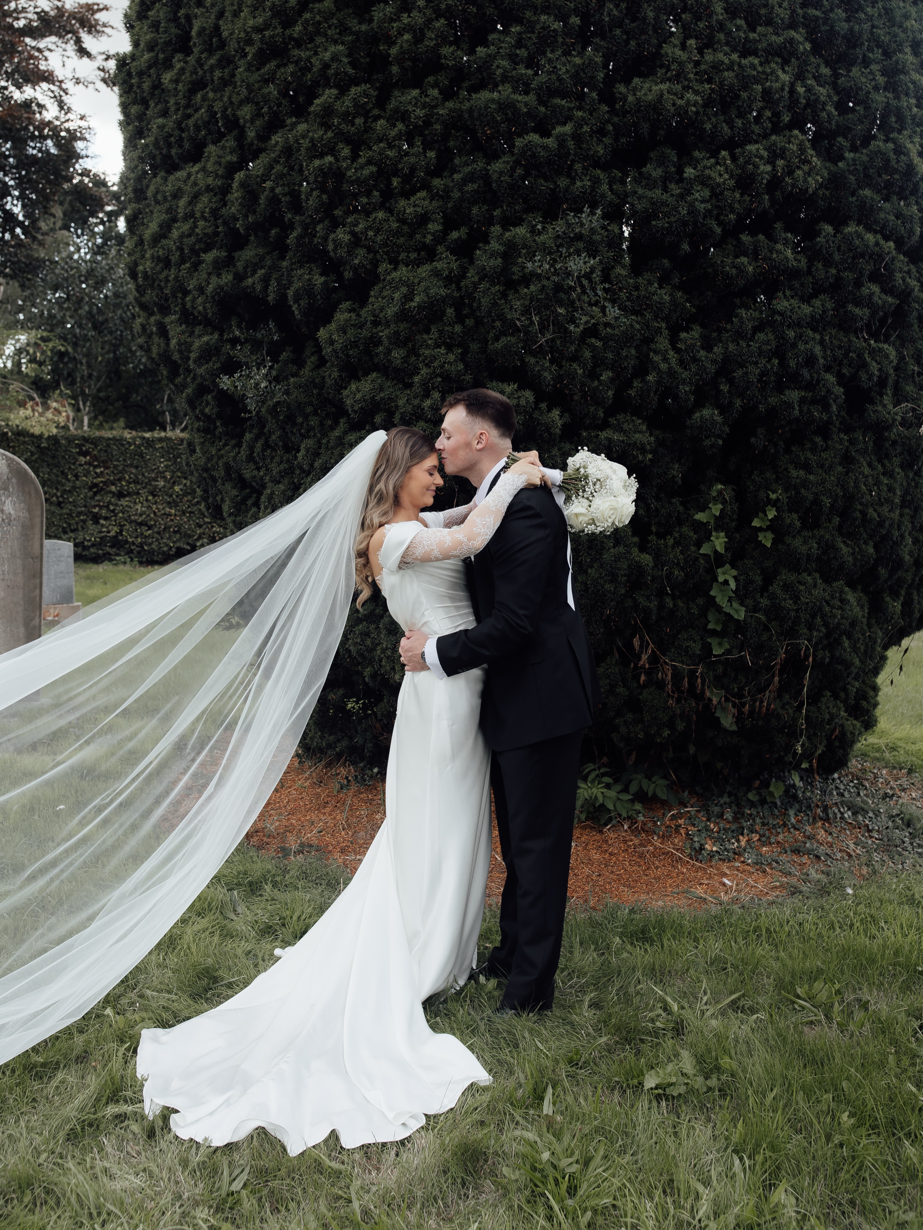 The most gorgeous intimate ceremony for Paulina & Jack π€
Married in the most beautiful church and celebrating with their closest friends and family β¨ Small weddings with a lot of love β¨
Inquire now to check availability for 2026/27/28 π Limited availability β¨ Pricing all available online
Photography & Content: @oliviaamy_photographer @oliviaamy_contentcreation
MUA: @daisygough_makeup
Hair: @oliviashairdesignn
Dress: @elizabethlucasbeverley