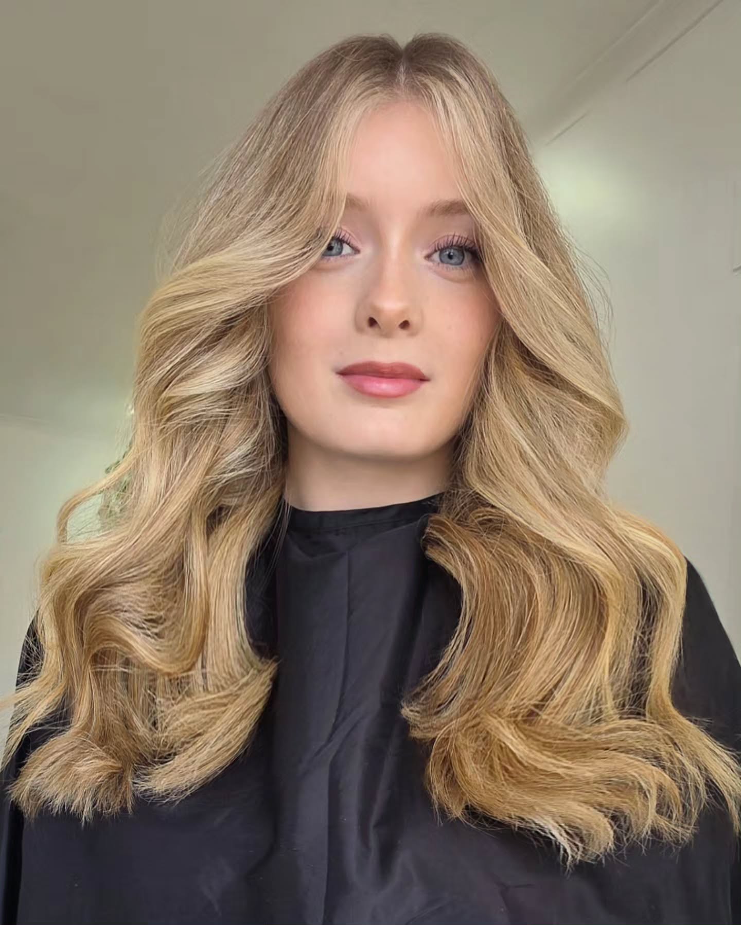 Golden hour, but make it blonde 🤩
Soft honey blonde, seamlessly blended with a touch of natural depth for the dreamiest dimensional finish.
A bespoke blonde designed to complement you!
Soft, glossy & effortlessly luxe. 🤎
#honeyblonde #launcestonhairdresser