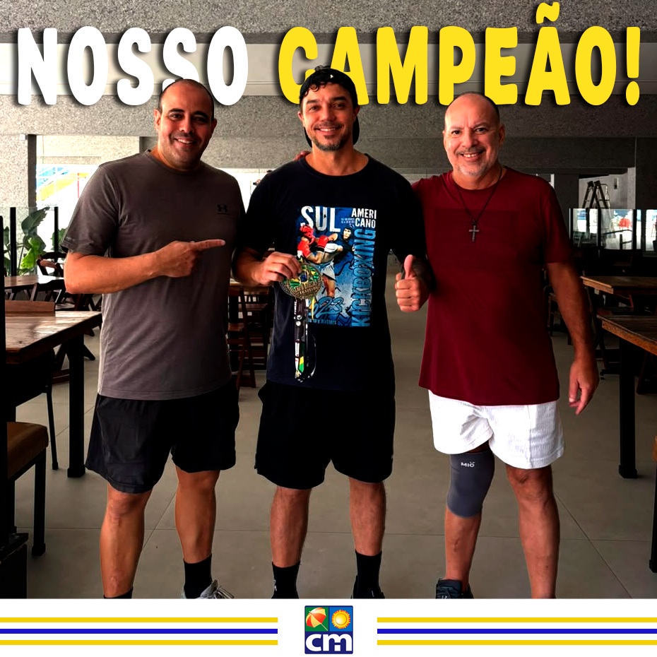 🥊 Orgulho do Clube Recreativo Mineiro!
O Clube Recreativo Mineiro parabeniza o associado João Guedes pelas conquistas na Copa do Brasil de Kickboxing 2026 – Taça Thiago Michel, realizada entre os dias 04 e 07 de setembro, em Maringá, no Paraná.
Representando o esporte com dedicação e excelência, João conquistou:
🏆 1º lugar — Point Fight | Faixa Preta | até 84 kg | Master
🥈 2º lugar — Kick Light | Faixa Preta | até 84 kg | Master
O Clube Recreativo Mineiro tem orgulho de incentivar e apoiar seus associados na prática esportiva, contribuindo para que talentos como João possam continuar representando o esporte e alcançando novas conquistas.
Na foto, ao lado do atleta, estão o Presidente Pedro Fernandes Dantas e o Vice-Presidente Betinhoo Arantes, representando o Clube Recreativo Mineiro.