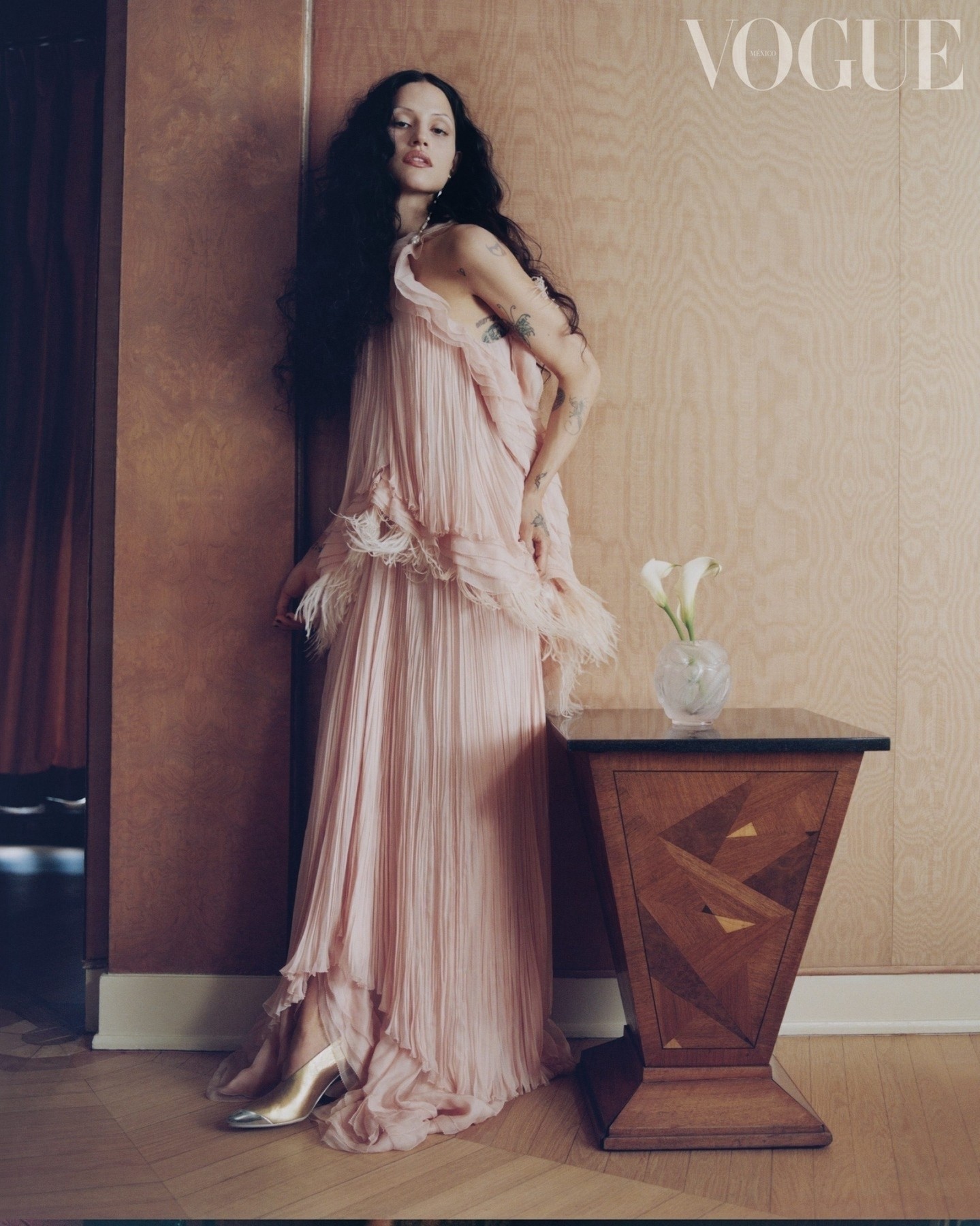 @gabbriette brings her unmistakable presence to the October cover of @voguelatam, photographed at The Oviatt in an editorial inspired by 1920s nostalgia and Italian romance. An iconic backdrop always leaves room for a new story-and yours could be next.
Styling : @valecollado
Hair: @hikaruhirano
Makeup: @makeup_annakato
Set Designer: @lizzielang
Photo Assistants: @michaelcamacho @sprucebohen
Production: @dayinternational
Retouch: @whiteretouch
Location: @oviattdtla
Styling assistants: @marlenezdg @oscarbarragangv
Casting Director: @morgansenesi
Head of Editorial Content: @karlamartinzesdesalas
#TheOviatt #VogueLatam #Gabbriette #VogueMexico #ArtDecoLosAngeles