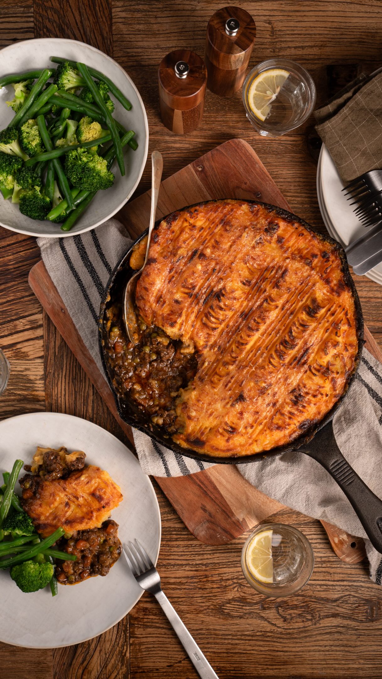 Brisket Cottage Pie 🥧
A proper comfort classic! Rich, savoury brisket mince simmered with vegetables, topped with creamy cheddar and golden kumara mash, then baked until bubbling and golden. 🤤
Serve with steamed broccoli and beans for the ultimate hearty family dinner.
Get the full recipe at @greenleabutchershop website. 🥩✨
#nzfoodie #Brisket #CottagePie #WinterCooking #ComfortFood