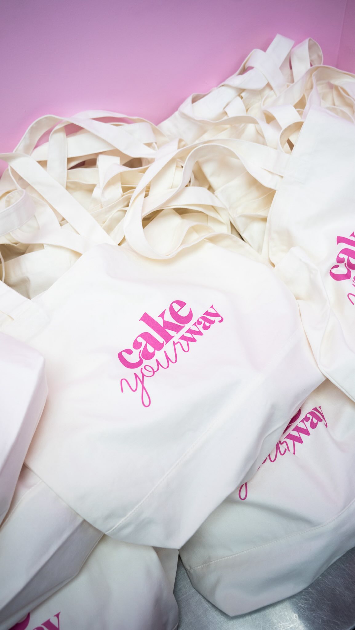 Hillcrest and Scarborough we love you!!! Bramalea, you’re up next 🤭🍪🥳🎀
-
#cookiepie #cakeyourway #torontobakery