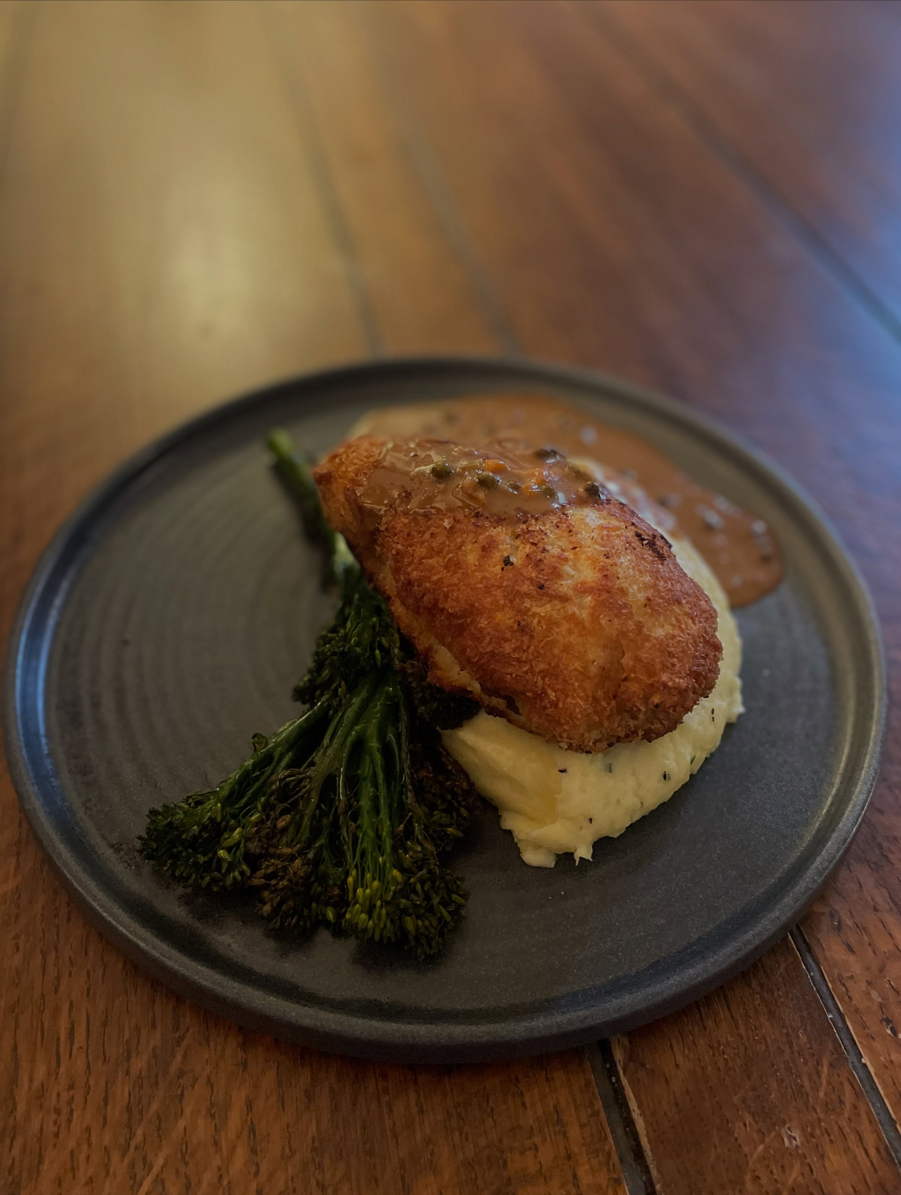 ✨TONIGHT’S SPECIAL ✨
- Chicken Kiev, herb mash & crispy tenderstem broccoli .
#bristolpubfood #bristolwheretoeat #bristoleatout #bristolgoodpubfood #bristolplacestoeat