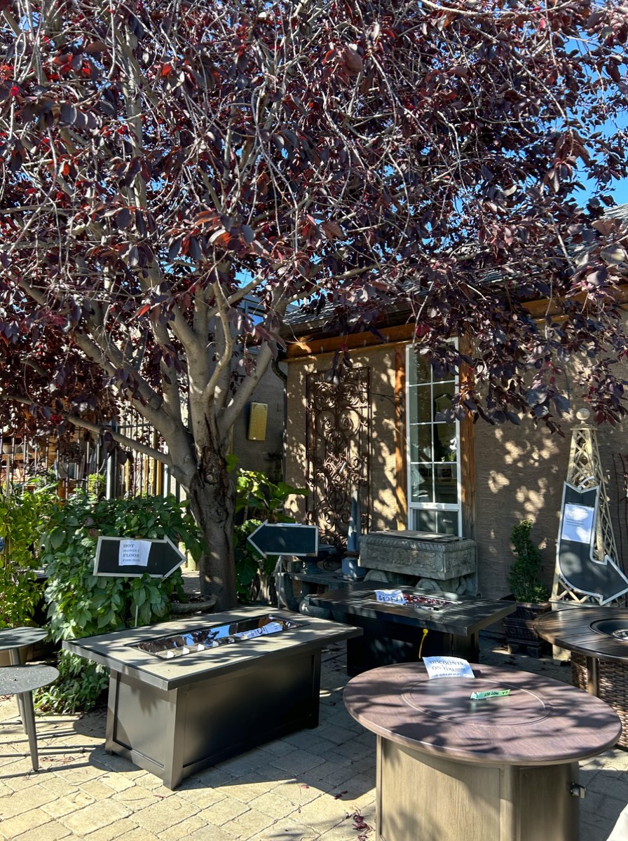 Fire table season🍂
.
.
.
#yxe #saskatoon #firetables #fallseason #fallpatio