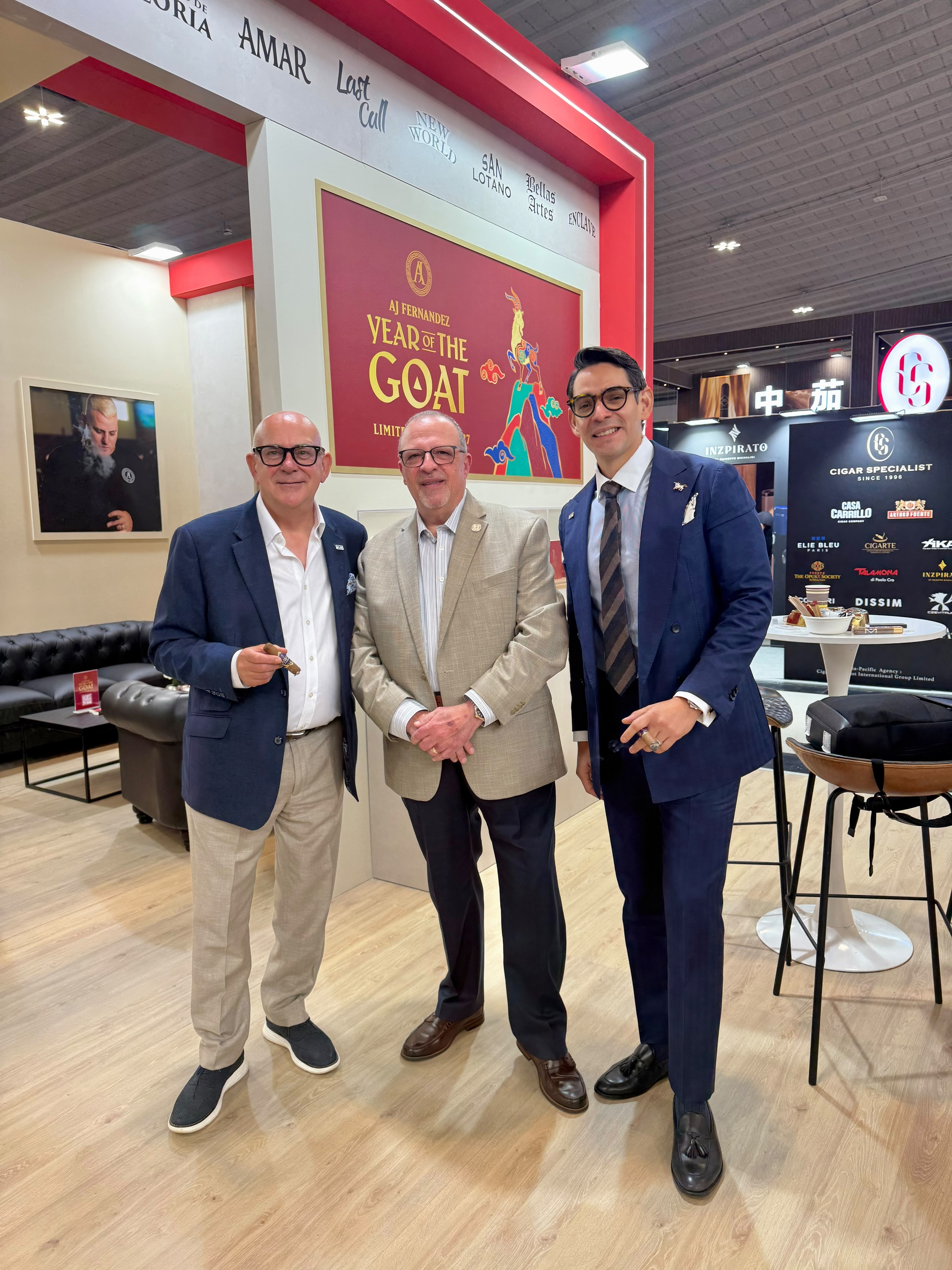 Well well well, aren’t you all in for a TREAT 🐐
The @ajfcigars Year of the Goat will be coming to the UK 🇬🇧 and wow we feel very lucky 😎
Great to see you Steven and the @ajfcigars team… already counting down the days until this arrives!
#newworldcigars #ajfcigars #yearofthegoat #intertabac #intertabac26