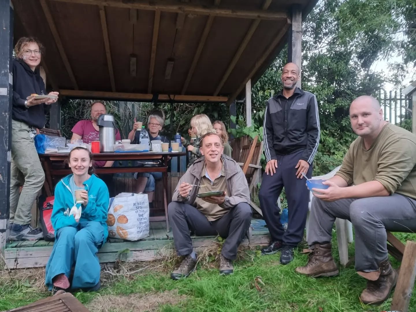 A lovely meal shared at The People's Plot at @dadslanedigs last night to celebrate the end of the summer sessions here 🌿