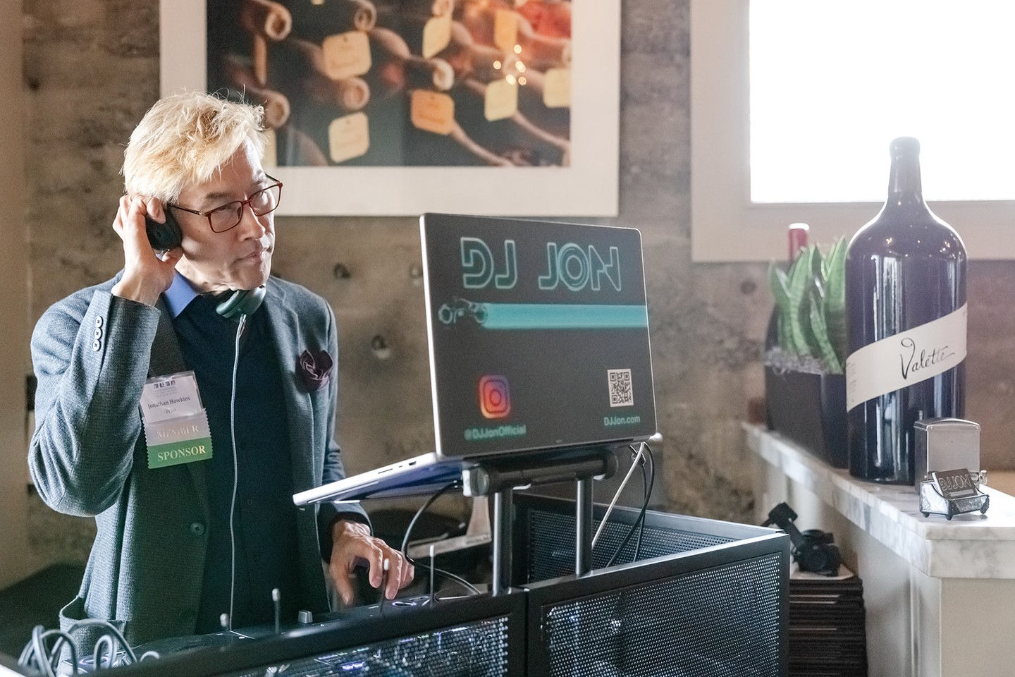 Music helps create the energy of an event, from the moment guests arrive through the final conversations of the afternoon. 🎶
Thank you to DJ Jon Enterprises for providing the music for our February educational program and creating the perfect atmosphere for networking, learning, and lunch at Valette.
We appreciate your support of ILEA Napa-Sonoma and our local event community.
Venue, beverages and food: @valettehbg�Music: @djjonofficial�Photography: @studiojbysj�@ileanapasonoma
#DJJonEnterprises #EventMusic #EventDJ #ILEAEvents #HealdsburgEvents