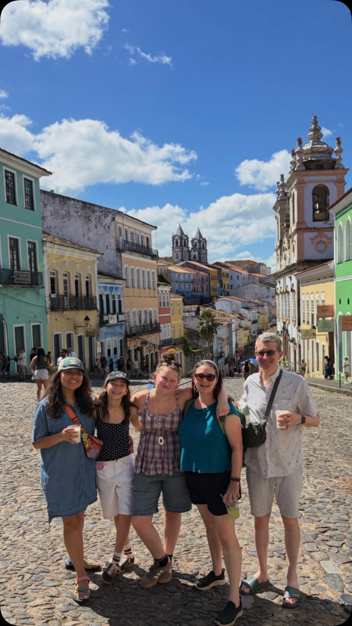 Brasil, and all that comes with it — the colors, the food, the people, the music and its infinite little joys — is good for my soul. Did I say colors? So. Many. Colors.
These are just a few we found along the way.
Thx for joy hunting with me @bia.loew @danlomusic @maddies6219 @jd_chewy 🇧🇷
#colorhunt #missbrasil #acolorstory #colorinspiration