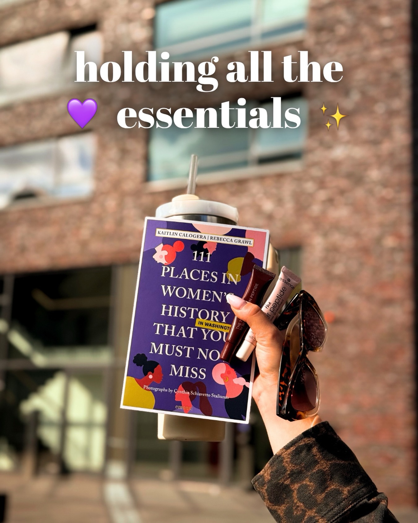 The girl grip, but make it travel. 💅📖
Sunglasses, lip balm, iced coffee and a guide to the women who shaped Washington, DC — because apparently, these are the essentials.
And good news: 111 Places in Women’s History in Washington, DC That You Must Not Miss is back in print and available again in the US as of this week. 💜
👉 What’s in your girl grip?
#GirlGrip #WashingtonDC #111Places