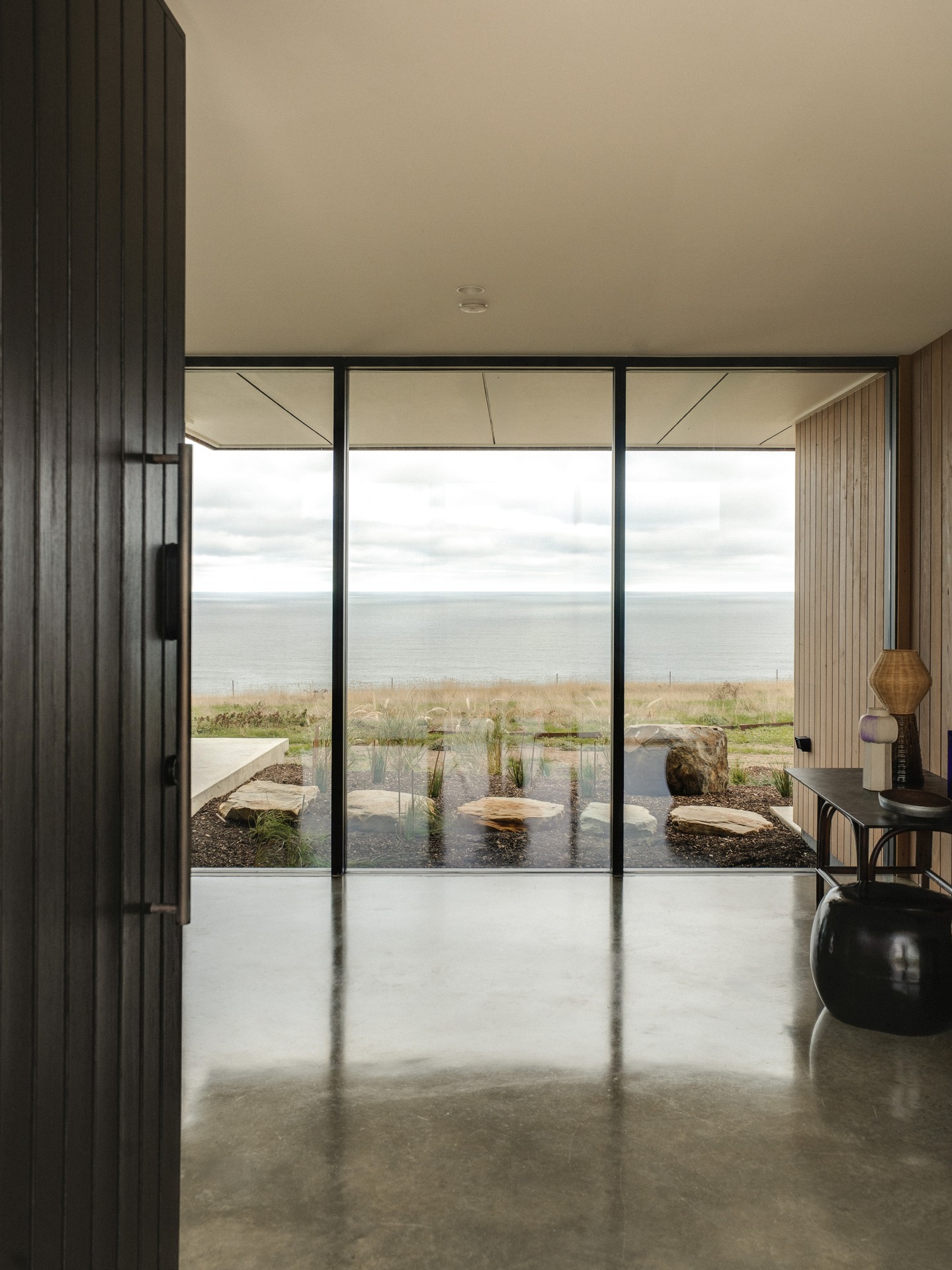 Waitpinga Cliffs.
From the moment you step through the front door, the coastline takes centre stage. An entrance designed to immediately connect you with the landscape and set the tone for the rest of this truly unique home.
Build & Interior Design: @custombuiltnewhomes
Stylist: @rachelleppinus.stylist
Photography: @mediiahouse
#custombuiltnewhomes #customhome #southaustralianhomes #coastalhome #australianarchitecture #hiamember