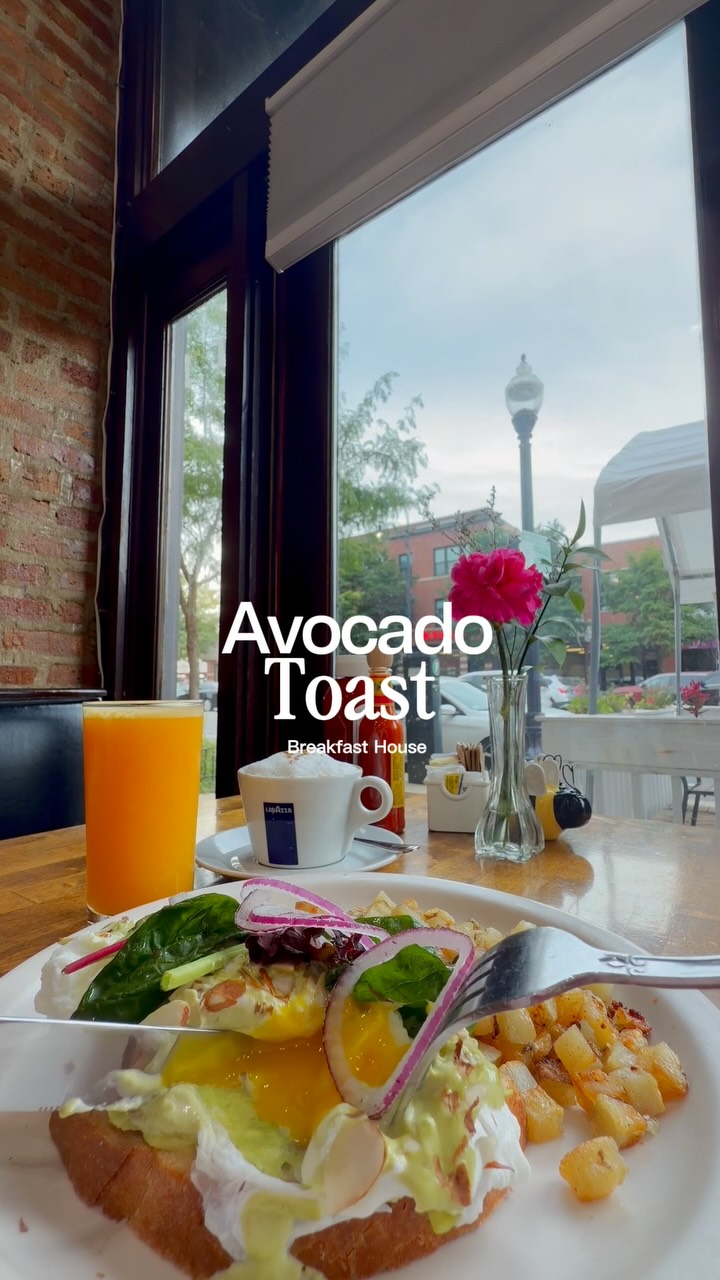 Not sure what to have for breakfast today? Well, we’ve got this delicious option to kick off your day!
#chicago #fyp #brunch #breakfast #avocadotoast