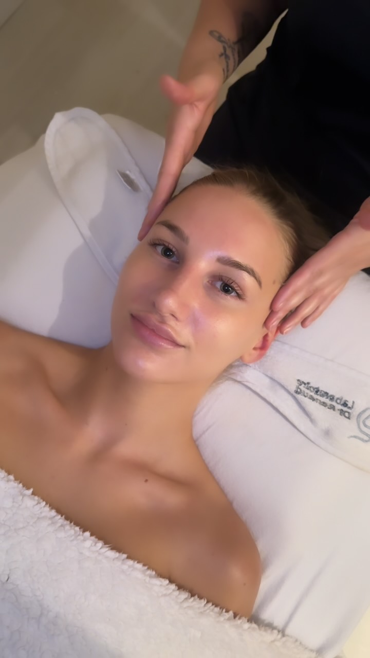Meet our Signature 1986 Facial ✨🤍
A complete facial designed to deeply cleanse, exfoliate, refresh and bring your skin back to life.
Your treatment includes:
✨ Double cleanse
✨ Deep exfoliation
✨ Relaxing facial massage
✨ Steam
✨ Extractions, if needed
✨ Our signature mask
✨ Finishing skincare
The perfect reset when your skin needs a little extra love. 🤍
Glowing, refreshed skin starts here. ✨
Book your Signature 1986 Facial with us.