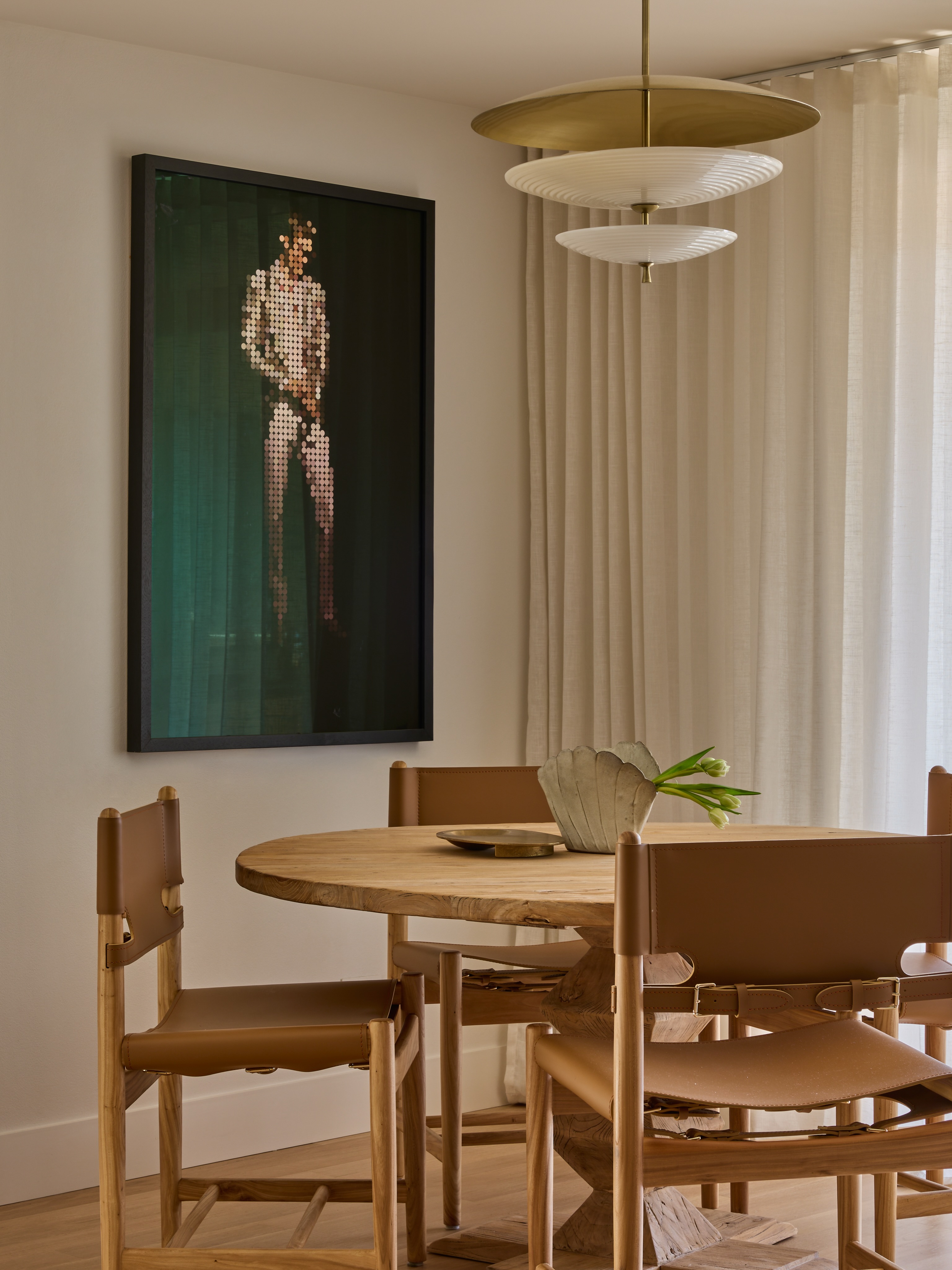 A big old table, beautiful leather chairs and one very good light.
Sometimes a room doesn’t need much more than that.
Interior design by @gray_and_co
Built by @prosperprojects_au
Photography by @_pabloveiga
Photographic styling by @kerrieann.jones