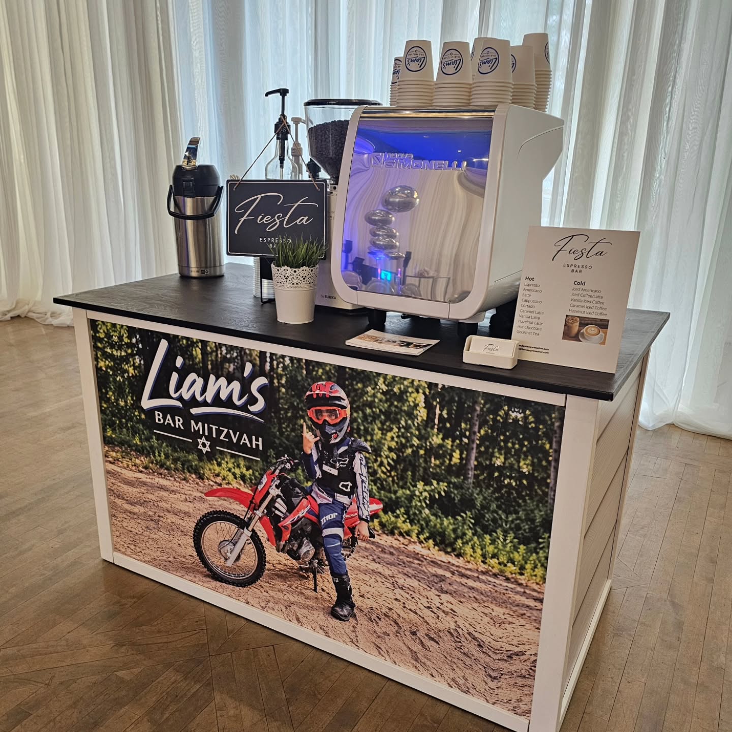 ✨ A Bar Mitzvah to Remember! ✨
Liam’s Bar Mitzvah was a beautiful celebration filled with happiness, energy, and unforgettable moments! 💙✨
From the delicious food by @gladstonescaterers, to the rich and flavorful coffee experience by @fiestaespressobar ☕️, and the amazing music by @thedjkings 🎶 — every detail came together perfectly.
A special thank you to the talented @laylanassarevents for bringing everything together with such wonderful organization and attention to detail. 👏✨
Mazel Tov, Liam! May this new chapter be filled with happiness, success, and many beautiful memories! 🥂🎉
@gladstonescaterers
@laylanassarevents
@thedjkings
@thecandycatchers
@fiestaespressobar
#fiestaespressobar #BarMitzvah #mobilecoffeebar #partyideas #mobileespressobar