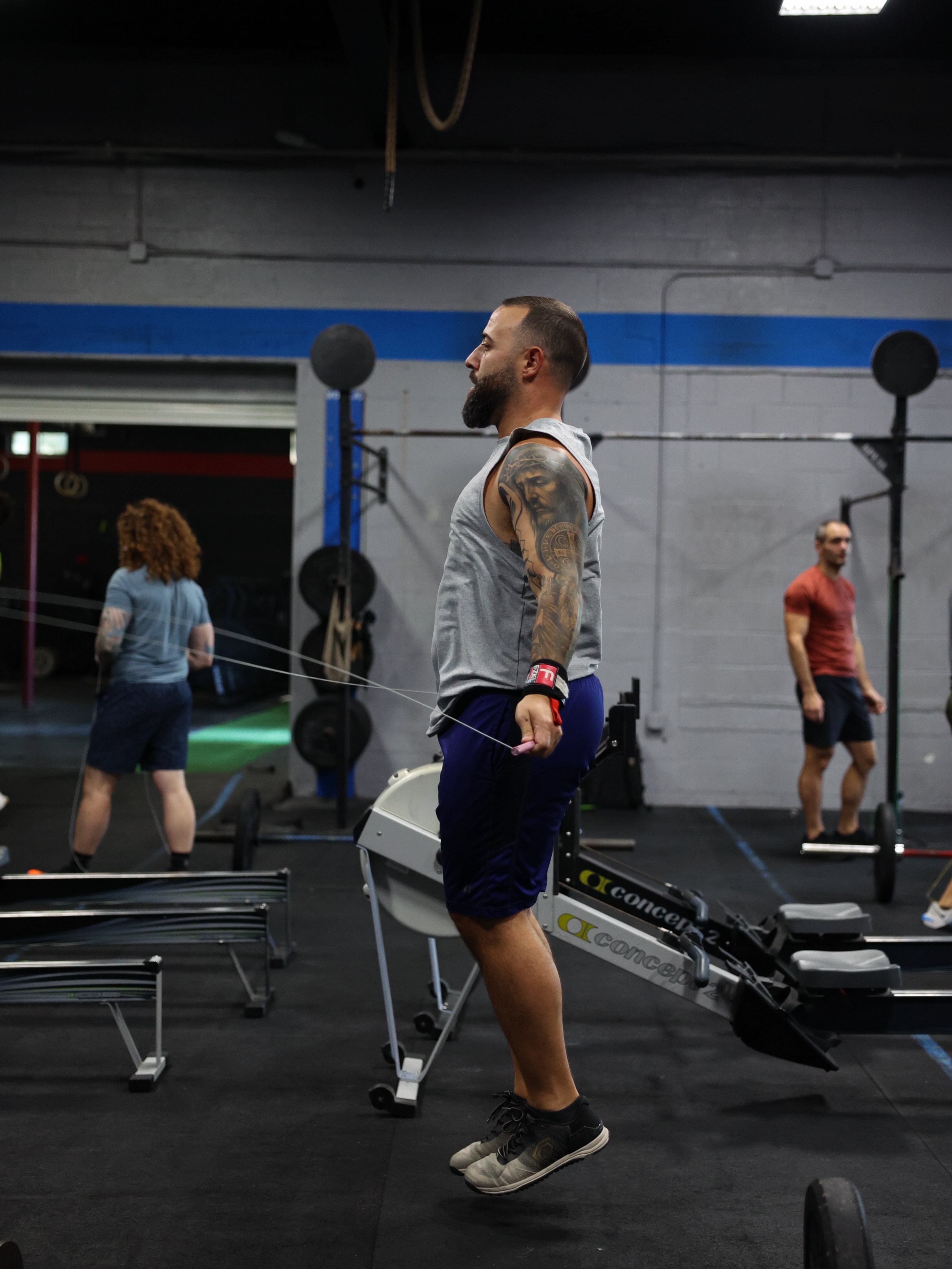 This is how we do it. We combine movements that challenge different muscle groups, build strength, and get your whole body working, all within an hour of your day.
Everyone has an hour.. We’ll see you in class. 👏