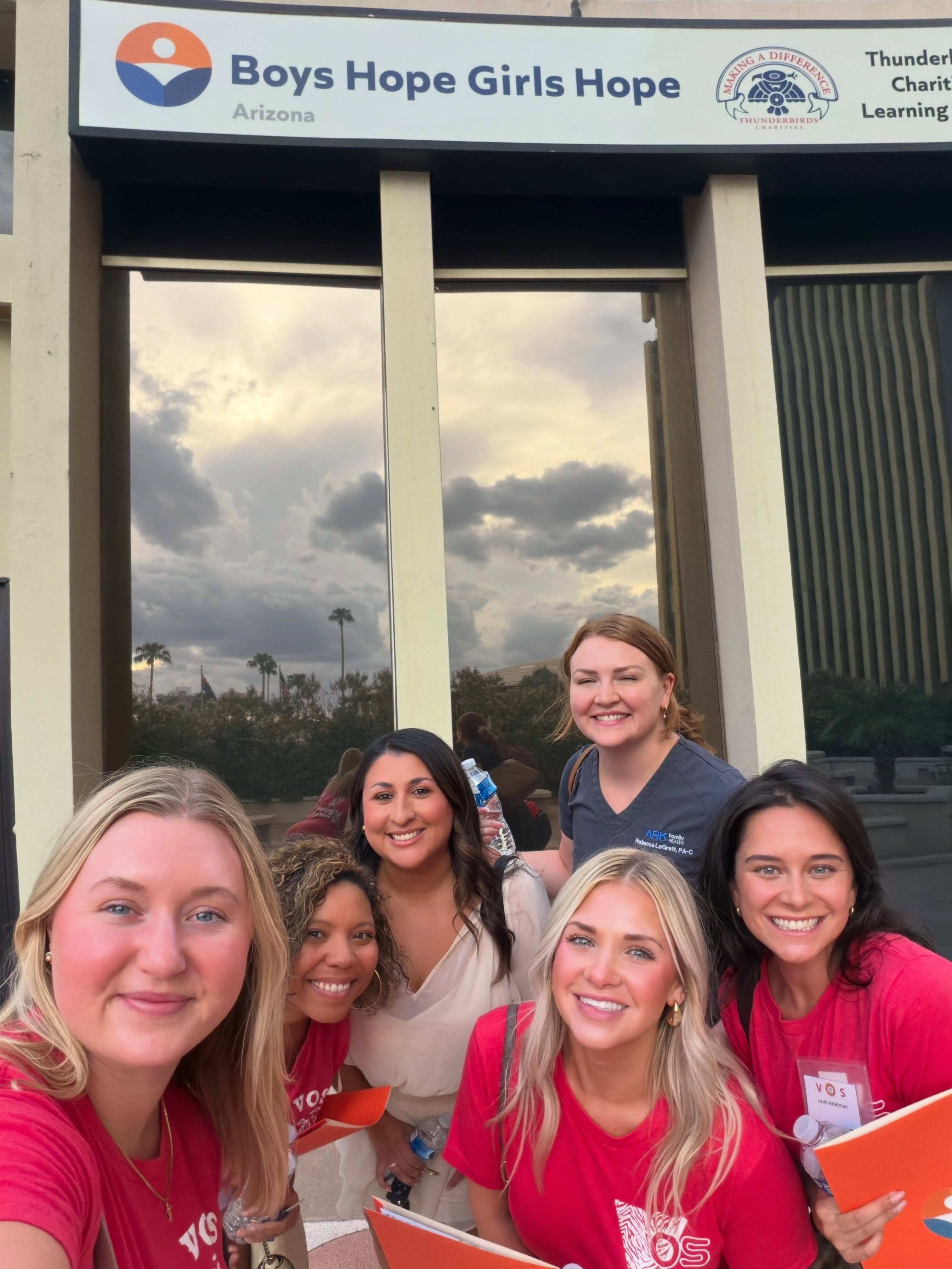 Our members had a great time touring and learning about the work that @hope_ignites_phoenix does in our community!
“We got to tour and learn more about Hope Ignites, an amazing program that supports students from low income families to attend private college prep schools, and got to meet with some of their scholars to learn more about the mentorship and academic support they receive! The program is super empowering for all the scholars and they are supported all the way through their collegiate years and early careers,” shared Kate Kmiecik.
#nonprofit #tour #arizona