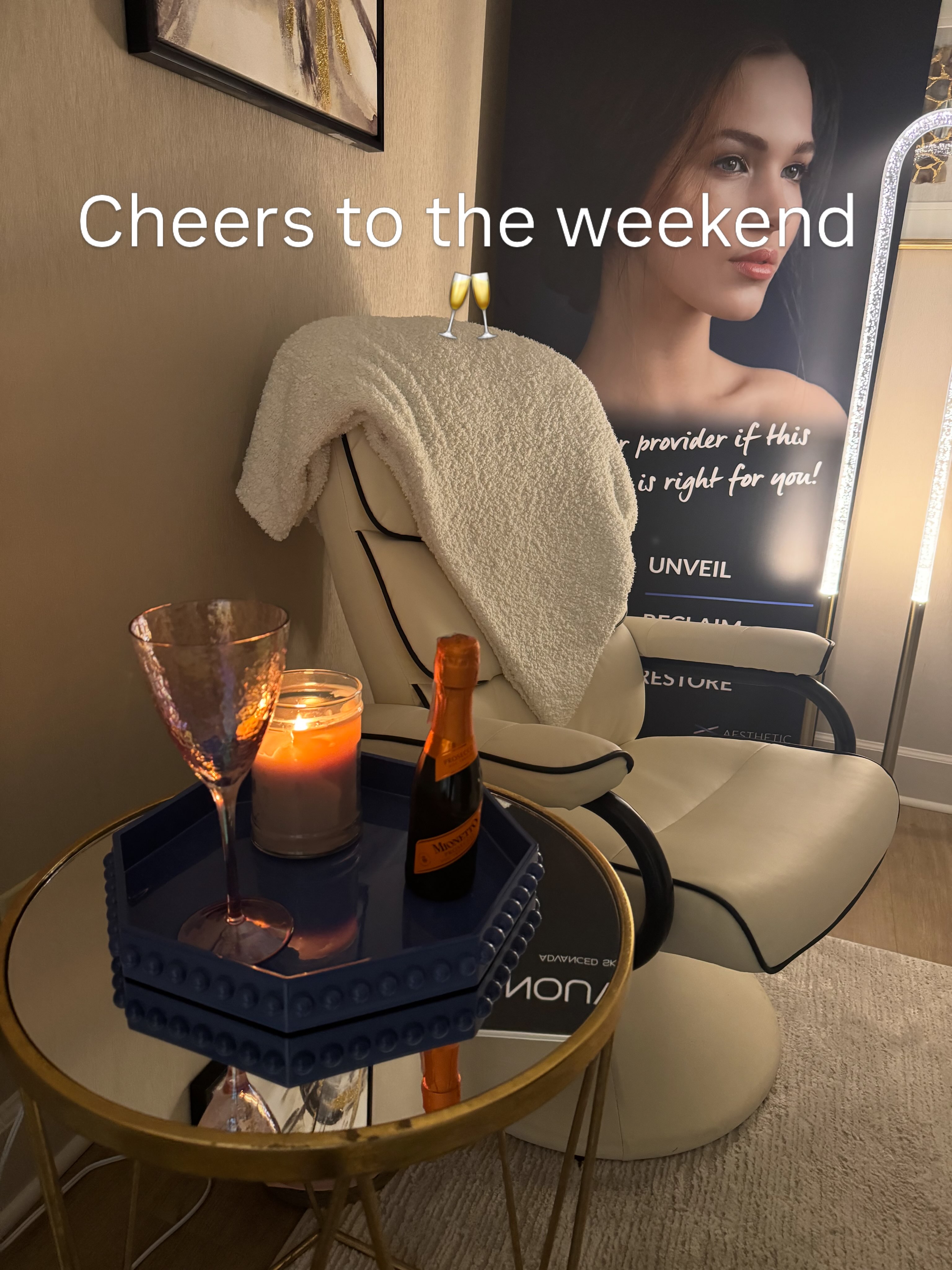Happy Friday!!🥂