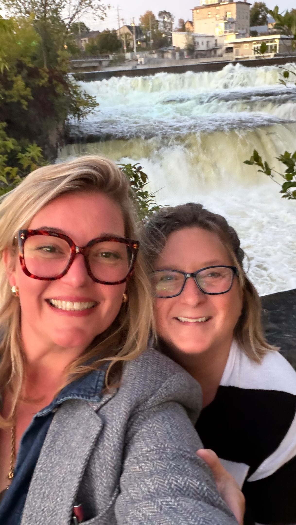 If you don’t know, you outta check out Joe’s in Almonte! I’m feeling grateful for a perfect night with my dear Brooke. ❤️