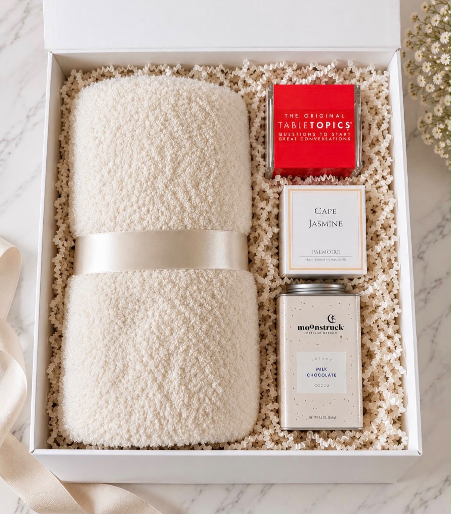 The perfect cozy night in : a warm blanket, hot cocoa, a beautiful candle, and a little something to spark great conversations.
#cozygift #ucanlinkit