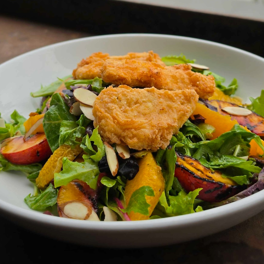 ✨EXPLORIUM FOOD SPECIALS✨
Sep 16 - Sep 22
EXPLORIUM THIRD WARD
CITRUS NECTARINE SALAD
Mixed greens tossed with grilled nectarine, orange supremes, toasted almonds, and a savory-sweet miso vinaigrette. 12
Add your choice of protein for an upcharge. Pictured with Fried Chicken.
🍺Pair with: Bia Hoi Vietnamese Rice Lager
______
EXPLORIUM BREWPUB GREENDALE
BLEUJAMIN FLANKLIN
Fire-grilled flank steak and sweet onion jam over rich alfredo linguine, all governed by a melting blue cheese compound butter. Joined in a more perfect union, this revolutionary dish proves life, linguine, and the pursuit of deliciousness are making our founding flavors proud. Get it before it’s history. 20
🍺Pair with: Doc Rae Scotch Ale
______
EXPLORIUM WAUWATOSA
CHICKEN CILANTRO PLATE
Two grilled chicken breasts lathered in our housemade cilantro crema salsa layered on a bed of white rice and black beans. 20
🍺Pair with: Copper Lager
#ExploriumBrew #ExploreTasteDiscover #MKEEats #MilwaukeeFoodie #SupportLocalMKE